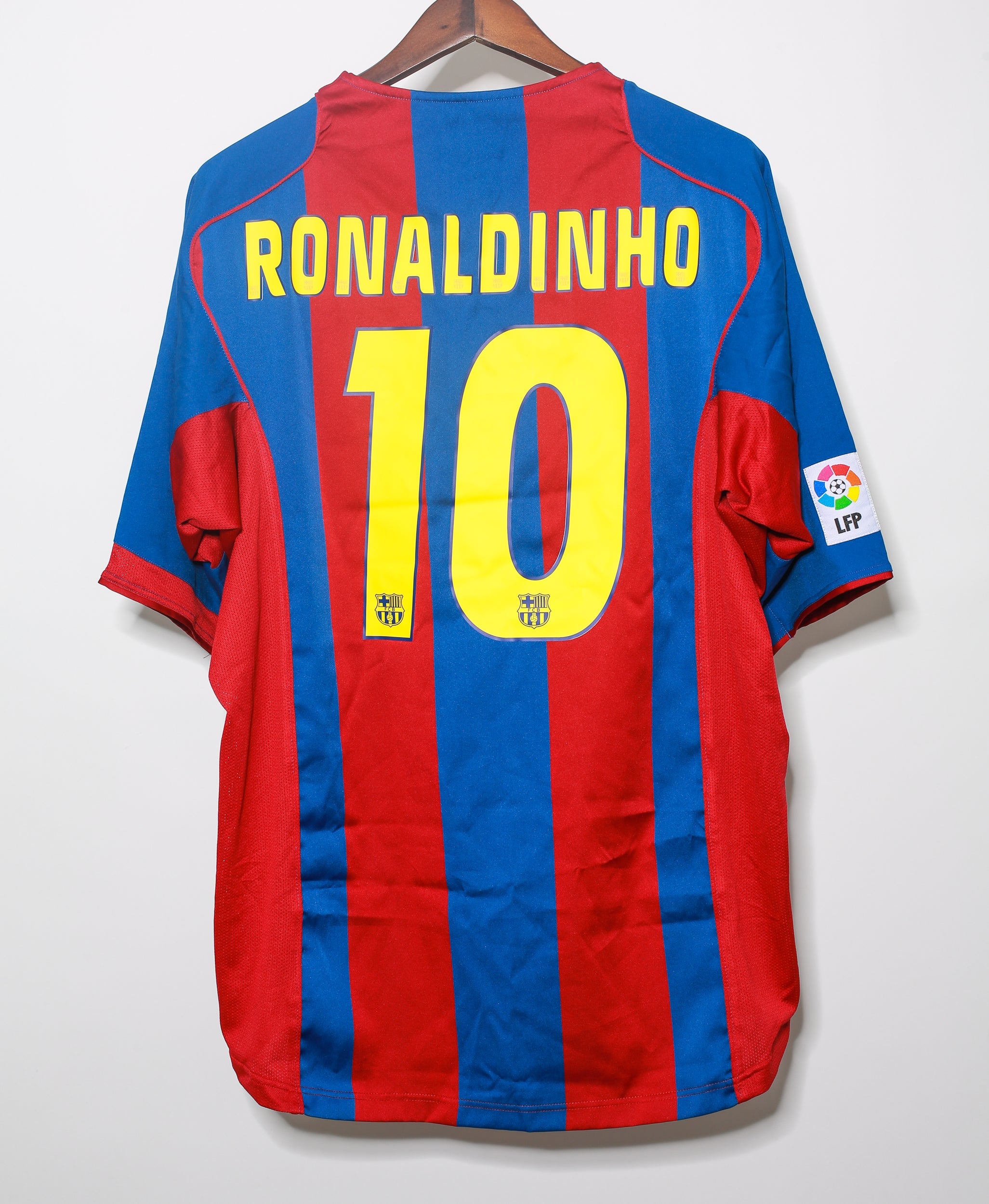 2004-05 Barcelona Ronaldinho Home Jersey - Authentic Football Shirt (2XL) - Perfect for Matchdays, Collecting & Fan Gifts