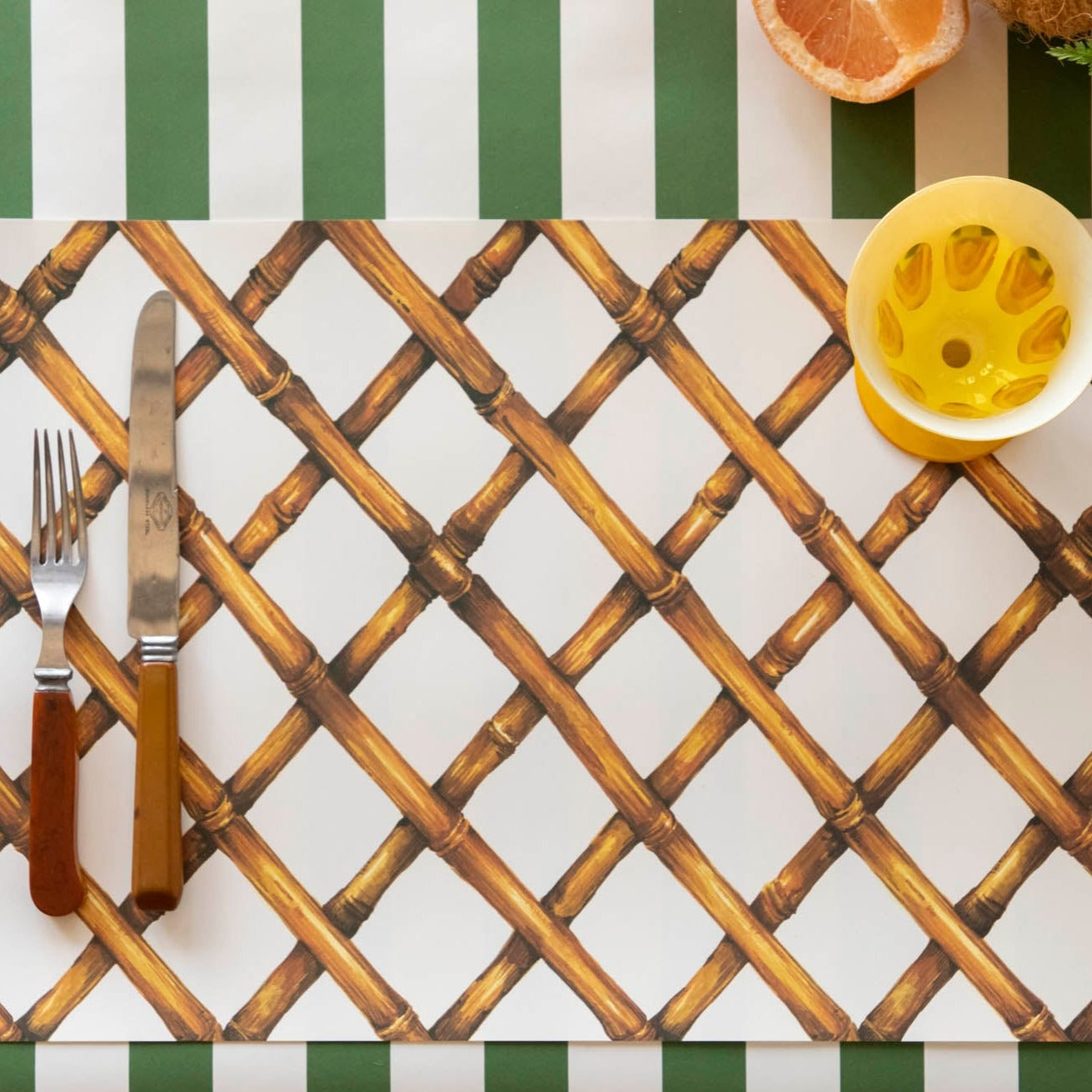 Eco-Friendly Bamboo Lattice Placemat Set of 4 - Natural Round Table Mats for Dining, Kitchen, and Party Decor - Perfect for Home, Restaurant, and Outdoor Use