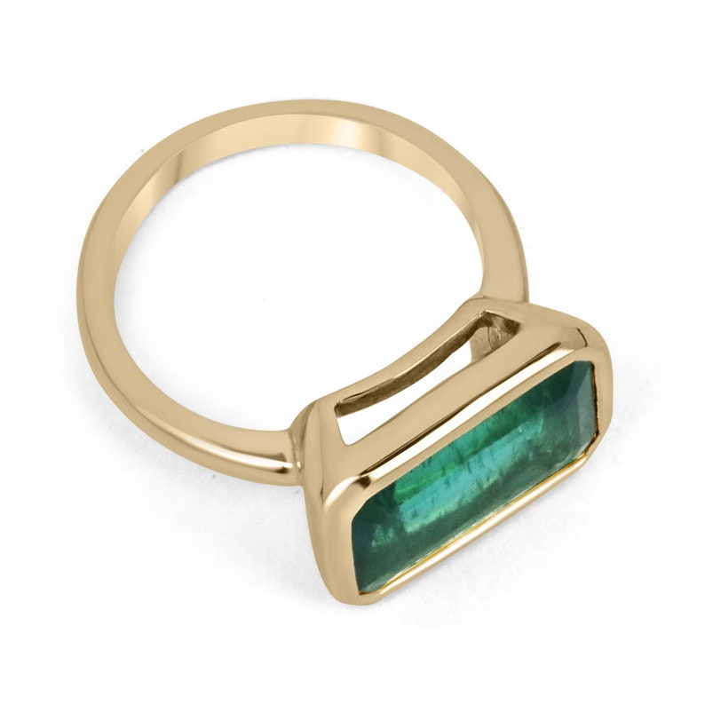 5.48 Carat 18K Gold Big Deep Dark Green Bezel Natural Emerald East to West Solitaire Ring – Elegant Jewelry for Weddings, Anniversaries & Special Occasions