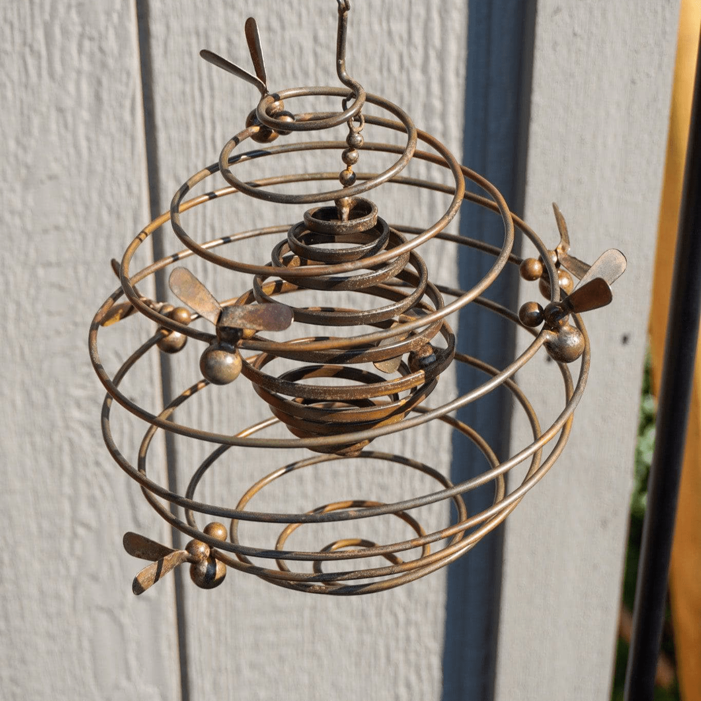Double Spiral Bee Garden Ornament - Handcrafted Metal Decoration for Outdoor Lawn, Yard, and Patio Decor - Perfect for Garden, Backyard, and Landscape Design