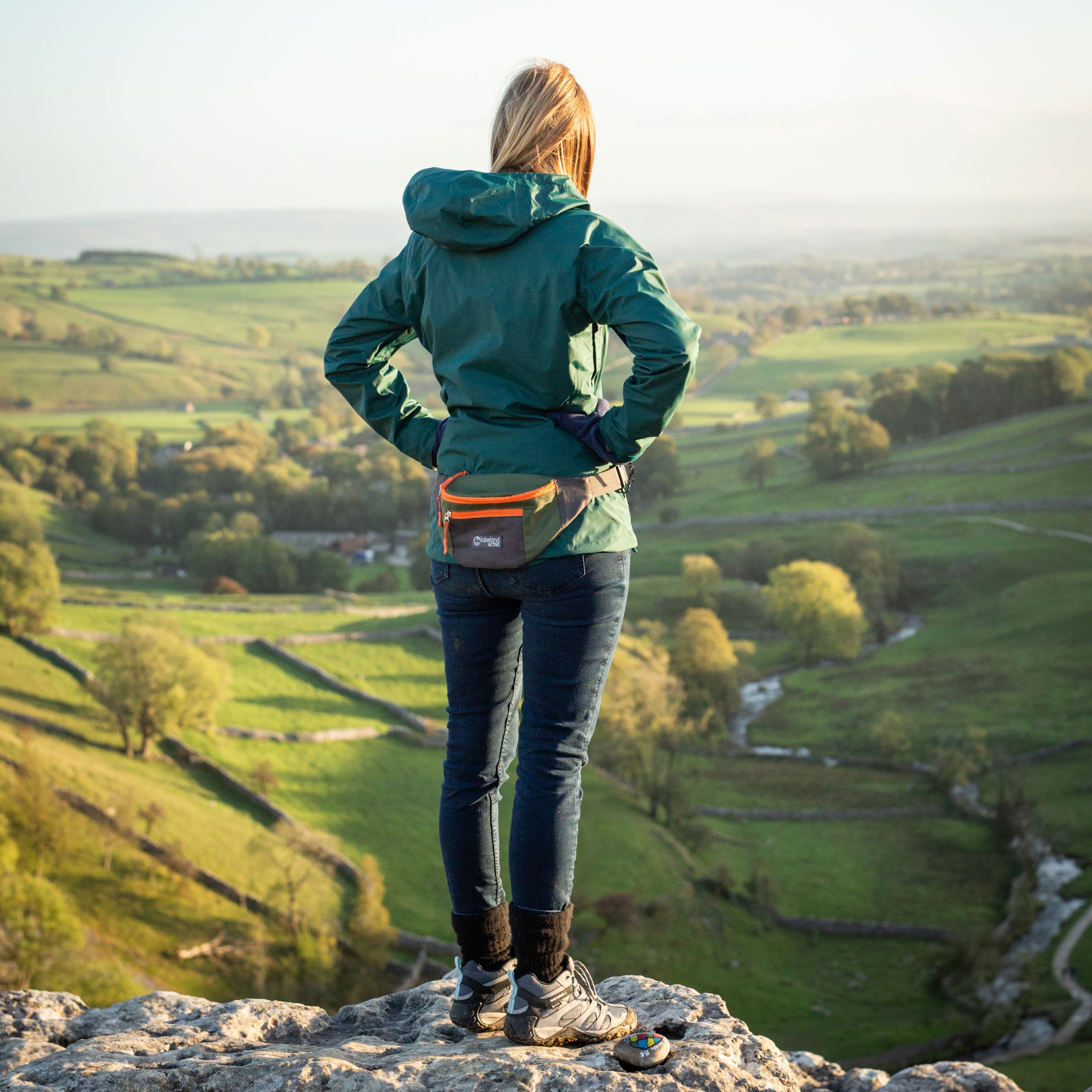 Mossband Lightweight 1.5L Bum Bag Waist Pack - Perfect for Travel, Hiking, Running & Outdoor Activities