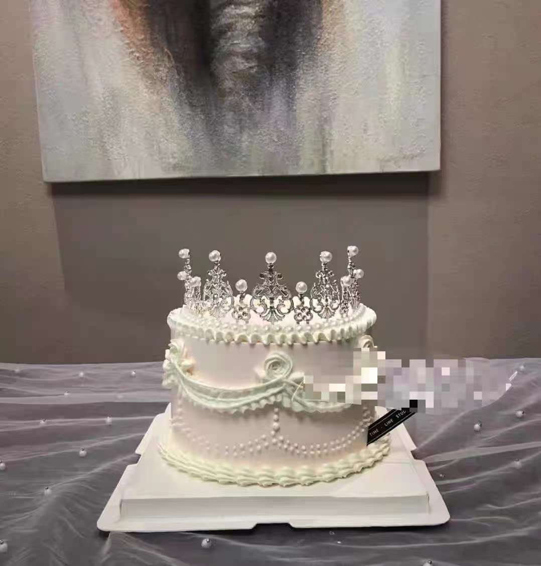 Elegant Silver Metal Pearl Cake Topper for Birthday & Wedding - Shining Crown Cake Decorations for Party, Anniversary & Special Celebrations
