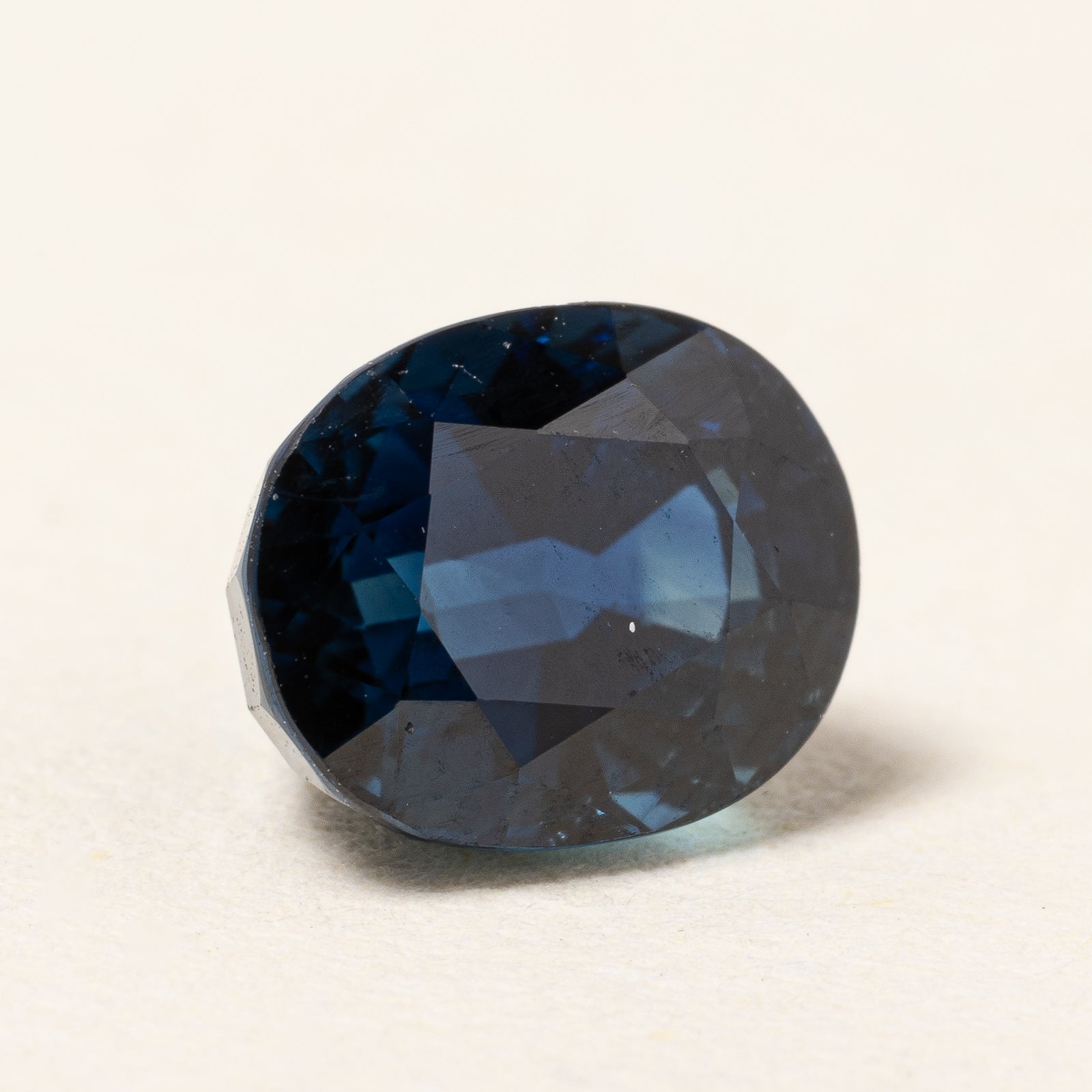 2.04ct Oval Cut Loose Sapphire Gemstone - Natural Blue Sapphire for Jewelry Making, Engagement Rings & Fine Jewelry | Perfect for Bridal, Anniversary & Special Occasion Gifts