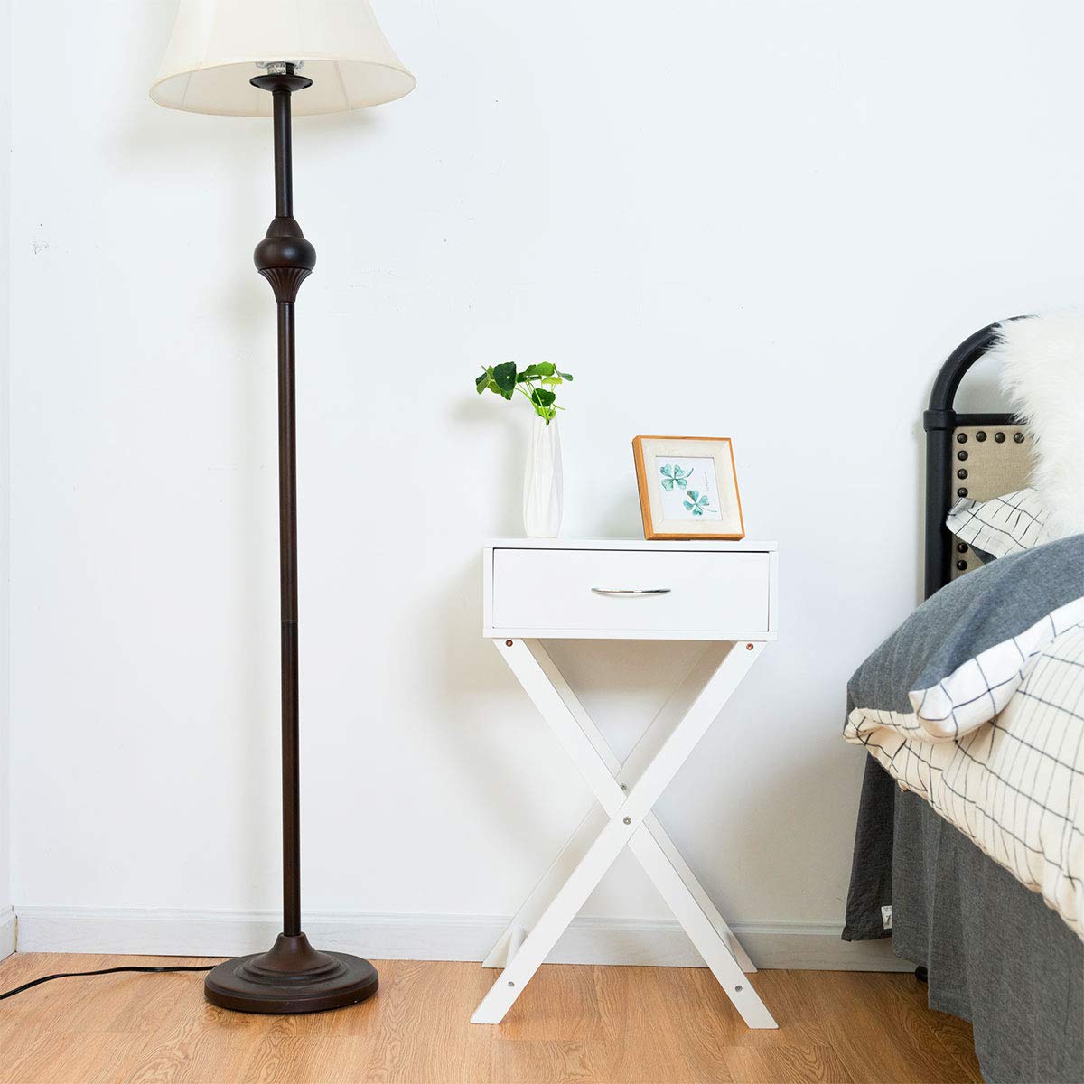 Giantex White X-Shaped Nightstand with Drawer - Modern Accent End Table for Bedroom, Living Room & Sofa Side | Compact Storage Solution for Small Spaces, Apartment Essentials & Home Decor