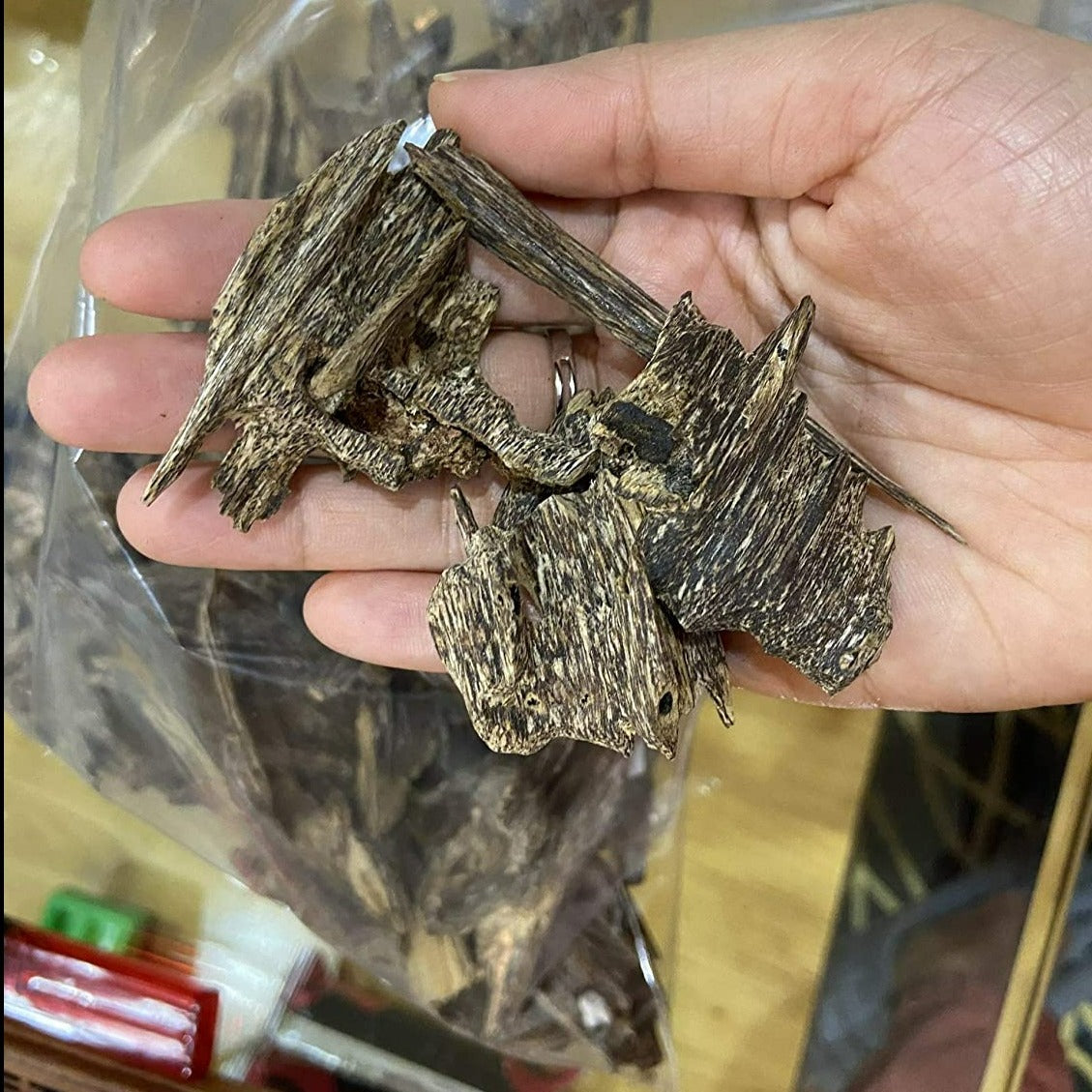 Premium Grade A+++ Wild Agarwood Chips - 100% Natural Aloeswood Incense from Quang Nam, Vietnam (100g) | Perfect for Meditation, Aromatherapy & Spiritual Ceremonies