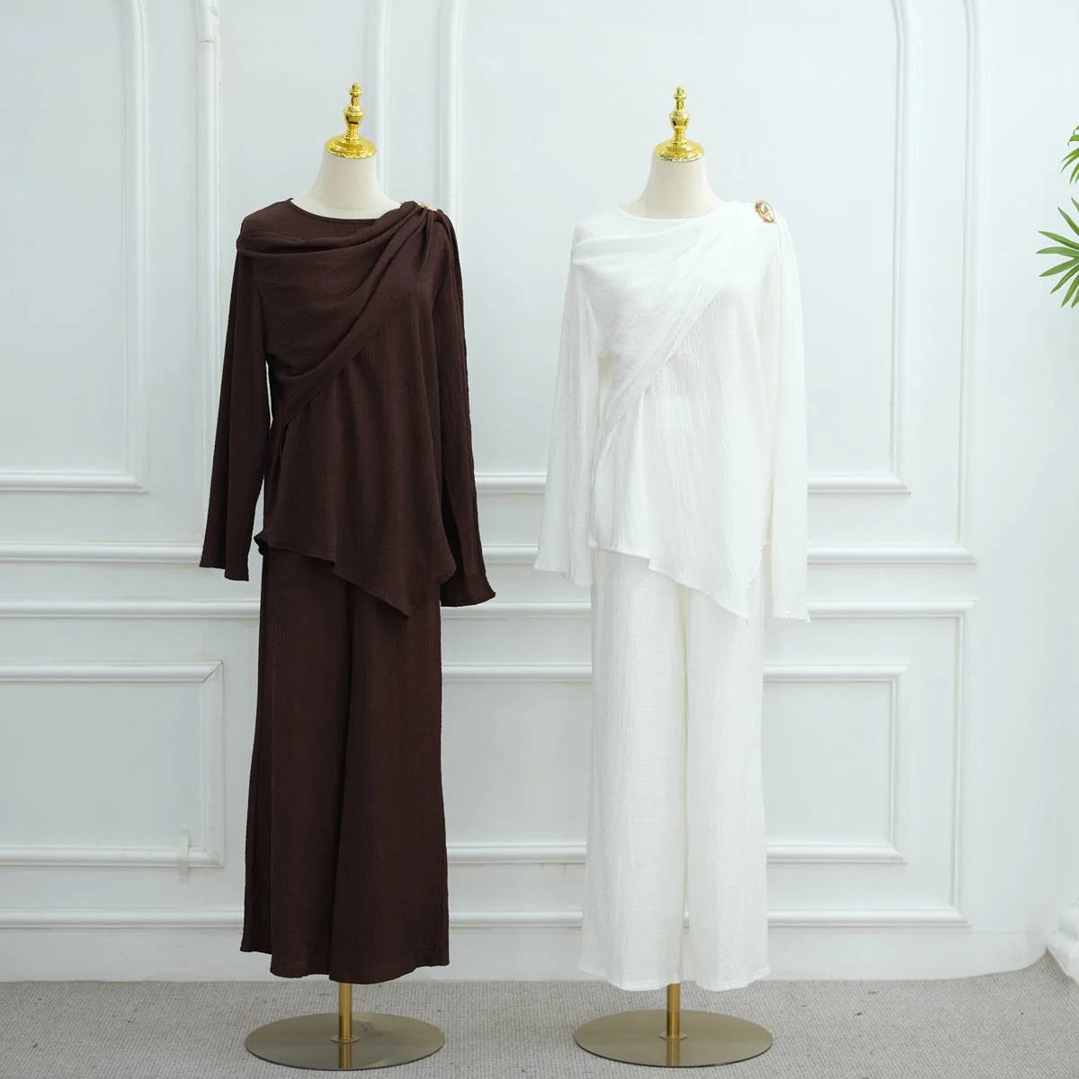 Urgarment Wrinkle-Free 2-Piece Women's Tops and Pants Set #251034 - Comfortable Office Wear & Casual Outfit