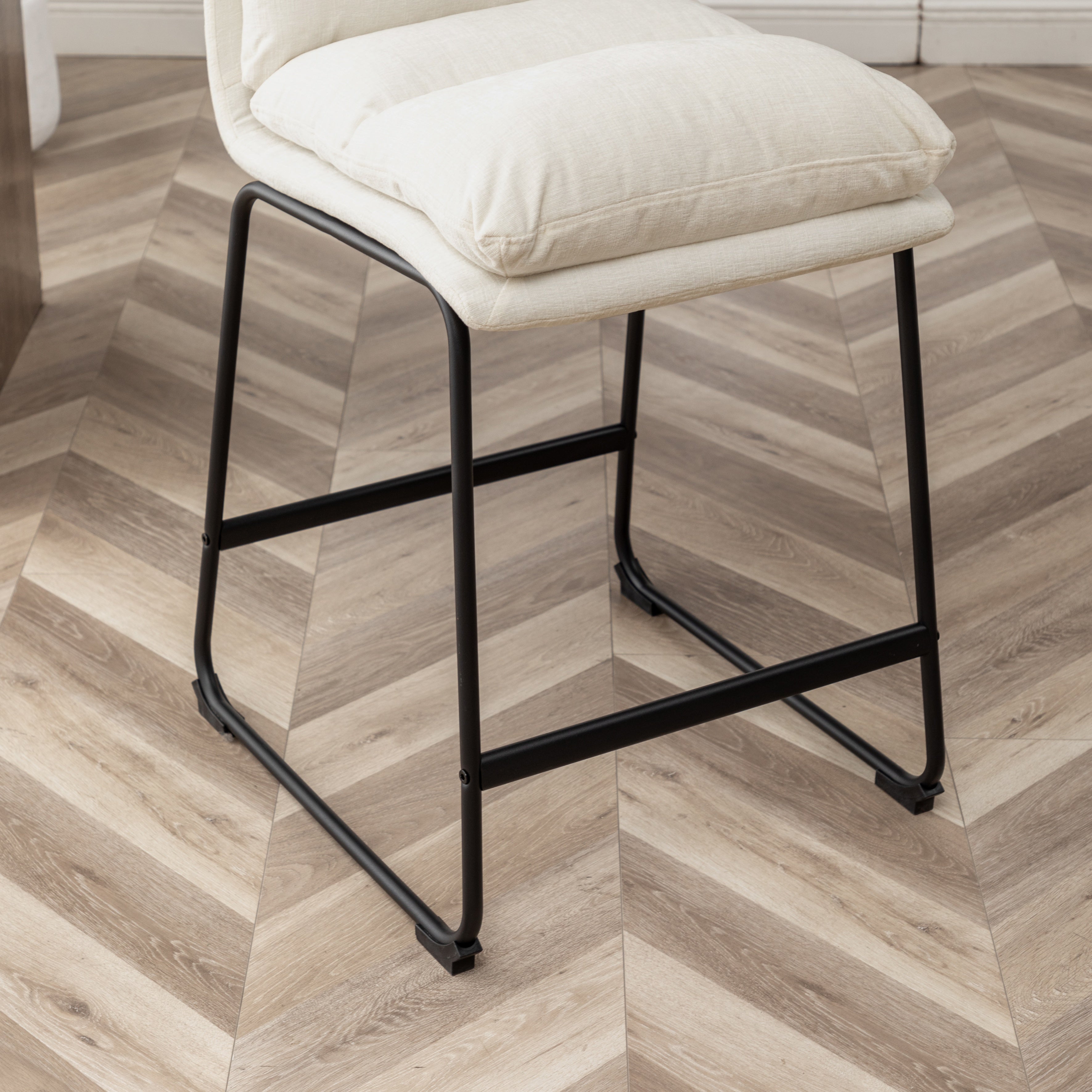 Roundhill Furniture Milos 26