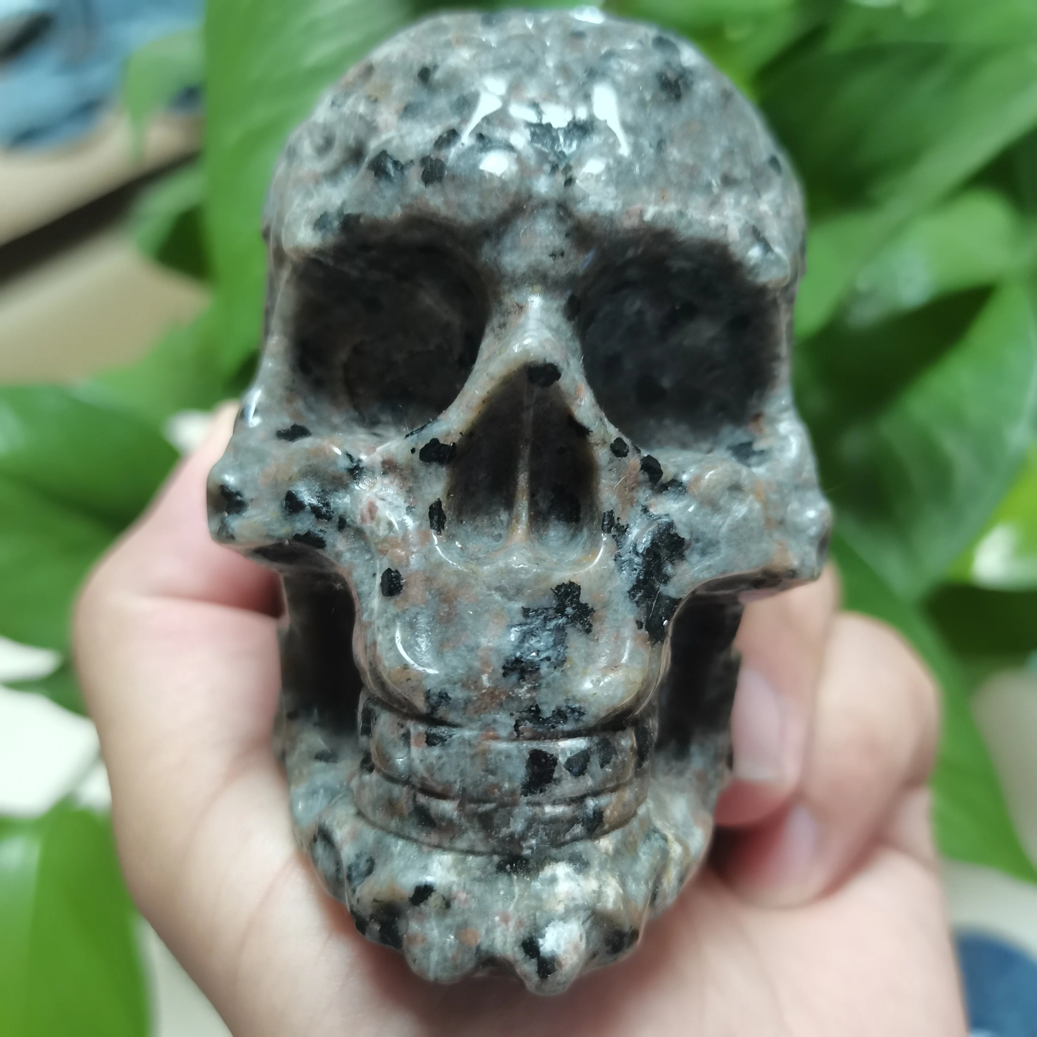 750g 110mm Natural Labradorite Skull Carving - Healing Crystal Gemstone for Reiki, Feng Shui, Home Decor & Spiritual Gifts | Perfect for Meditation Rooms, Yoga Spaces & Unique Home Decorations