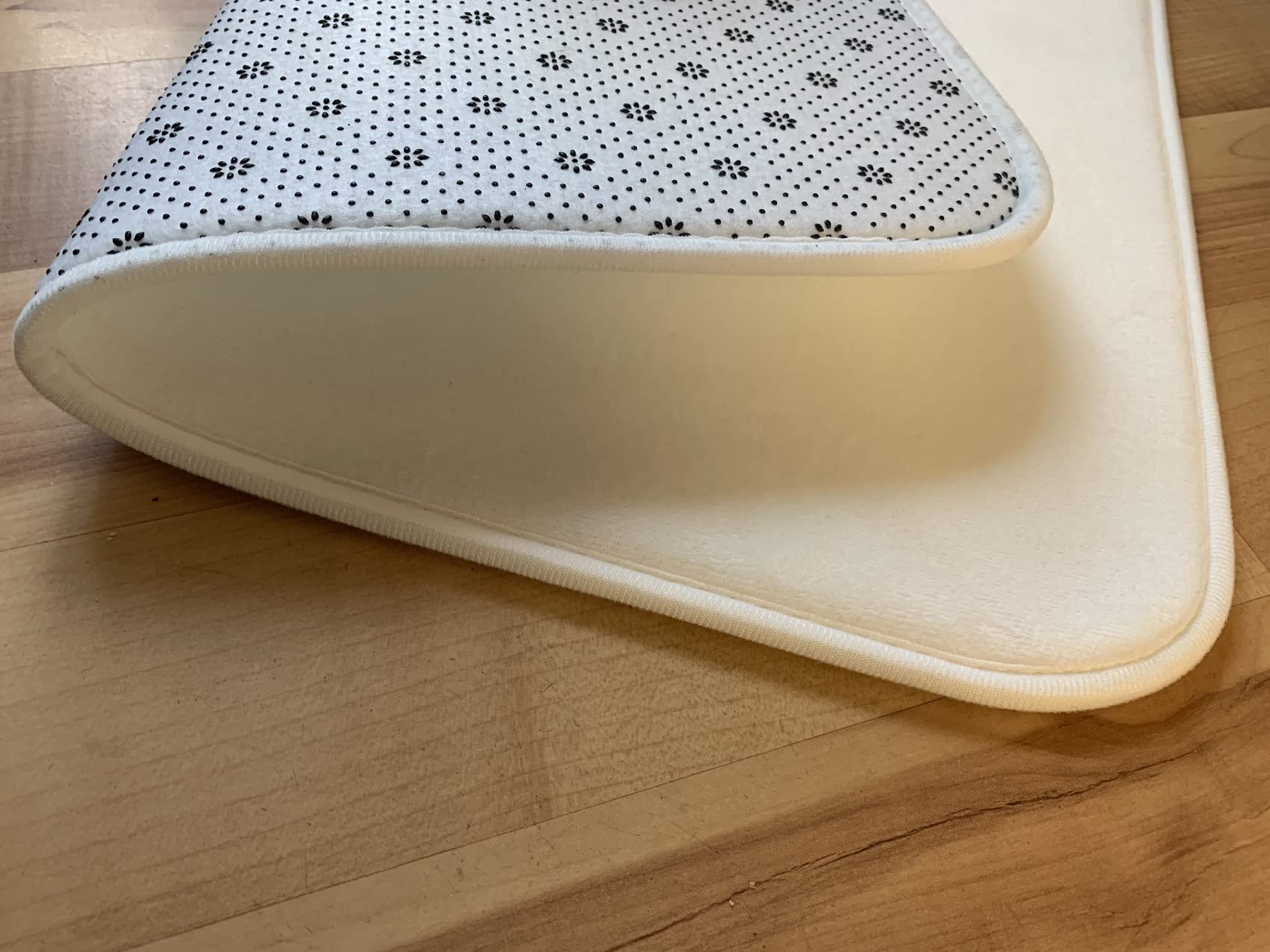 3D Printed Cabernet Sauvignon Grapes Bath Rug Mat - Eastern Washington Inspired Non-Slip Bathroom Floor Mat for Wine Lovers & Home Decor