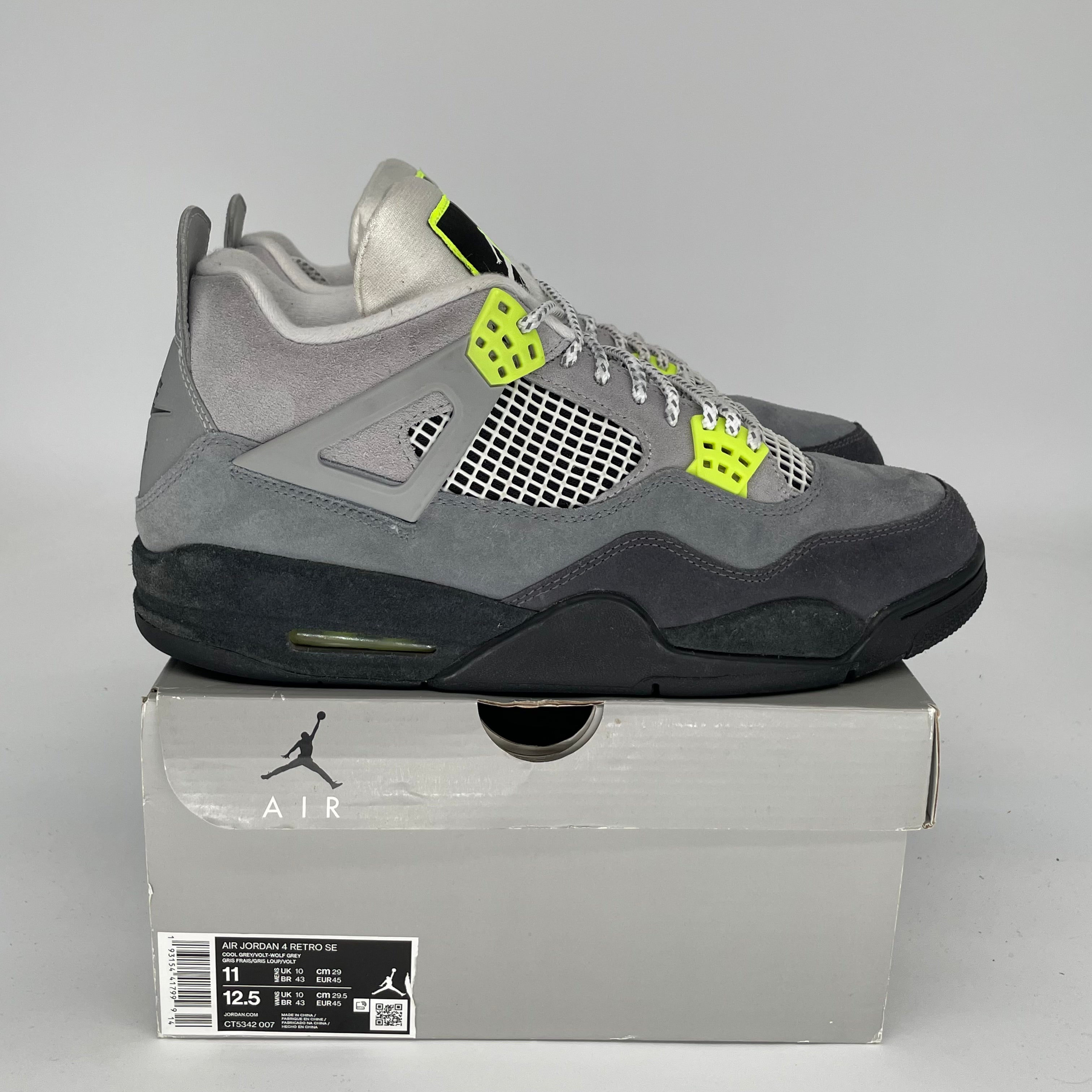 AIR JORDAN 4 Retro 