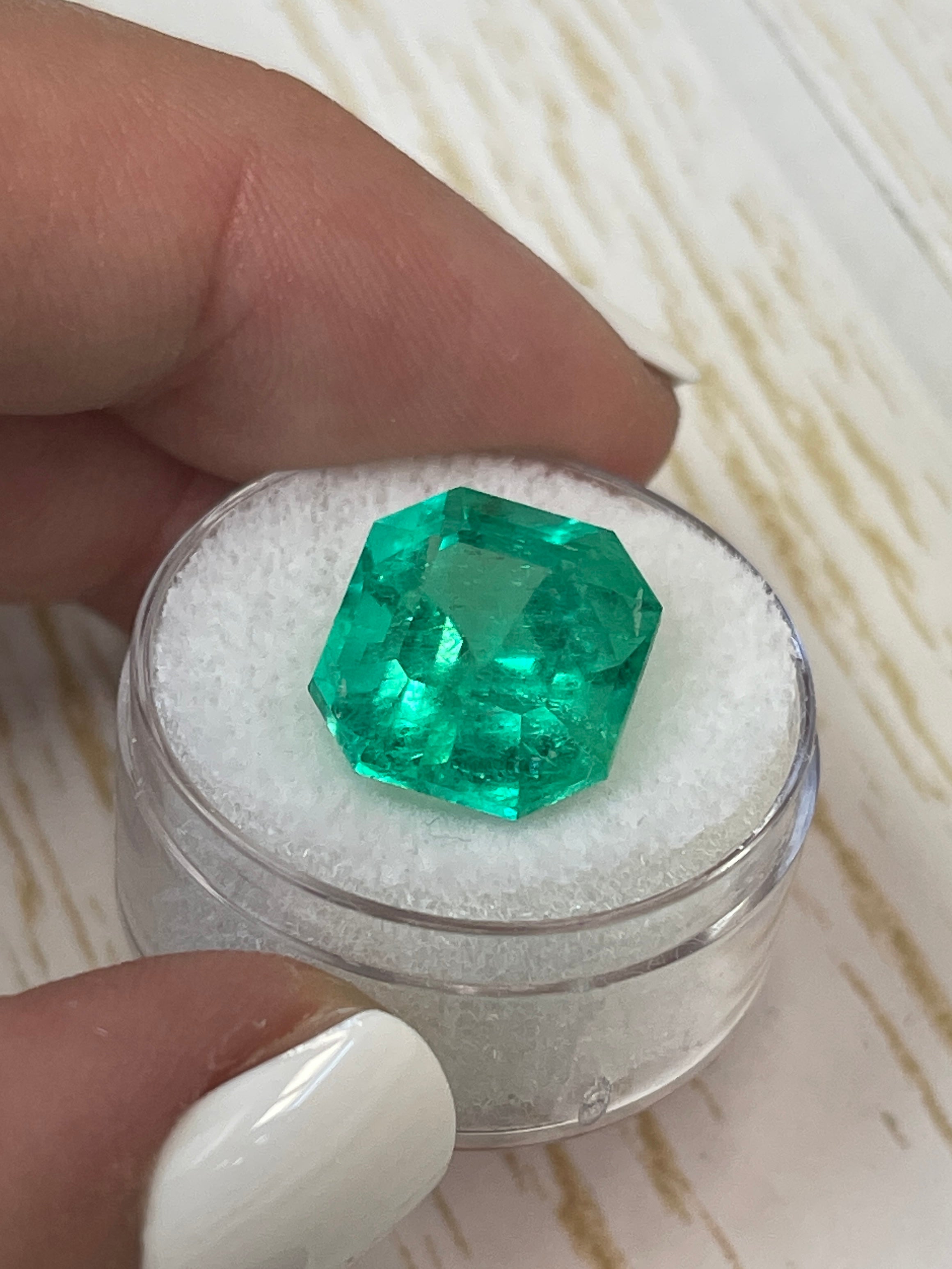 10.81 Carat GIA Certified Vivid Muzo Colombian Emerald - Natural Loose Gemstone, Asscher Cut (14x13mm) | Perfect for Engagement Rings, Luxury Jewelry & Collector's Pieces