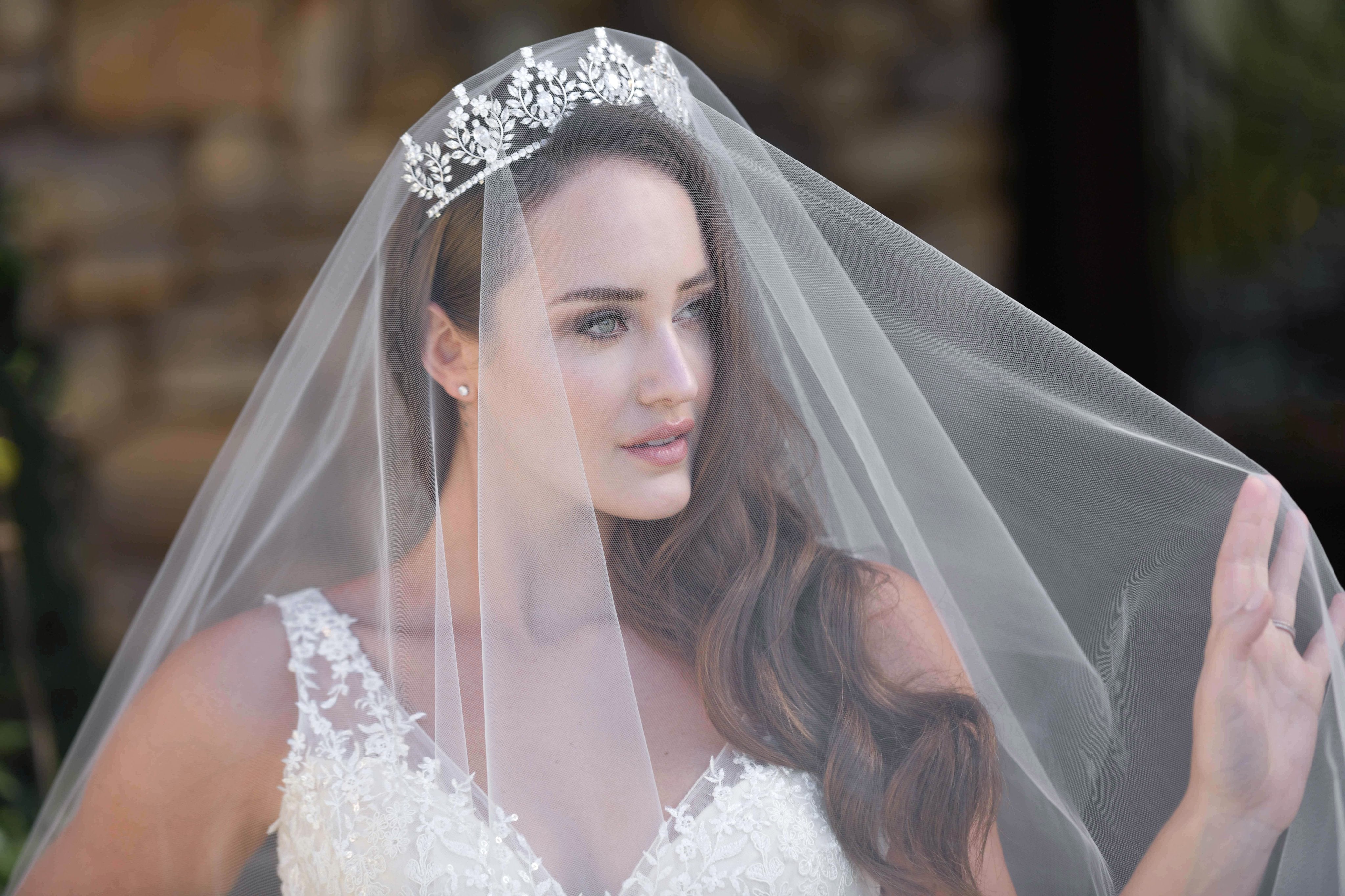JASLYNE Simulated Diamond Tiara – Elegant Crystal Bridal Crown for Weddings, Prom & Special Occasions