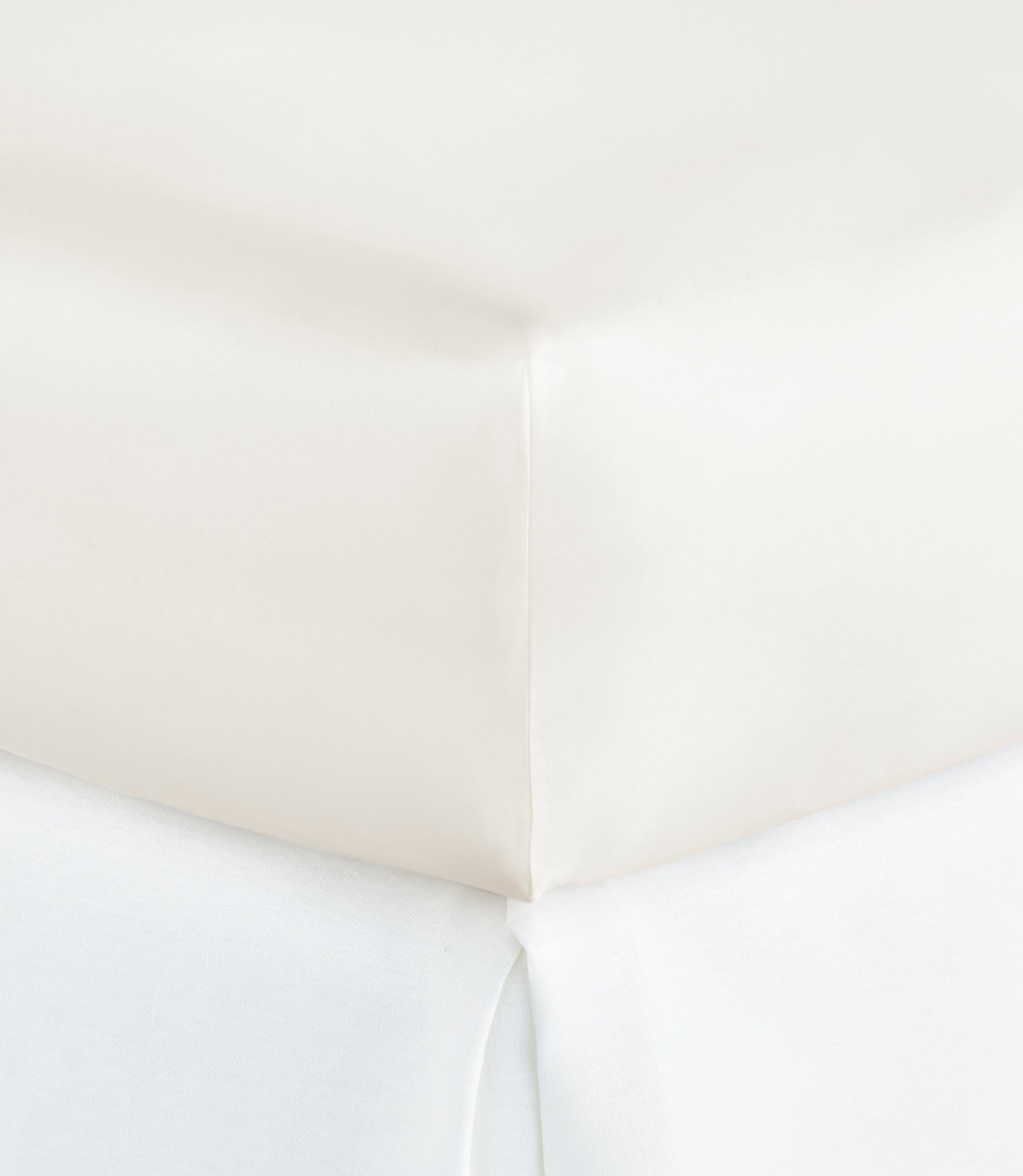 Luxury 400-Thread Count Sateen Fitted Sheet Set - Queen Size, Deep Pocket, Wrinkle & Fade Resistant - Perfect for Master Bedroom, Guest Room & Airbnb