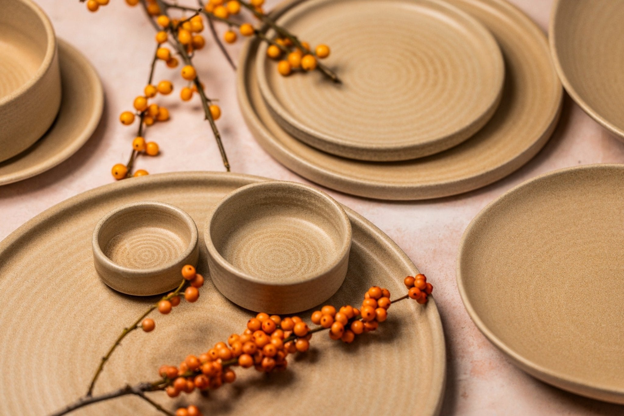 Premium 24-Piece Mirage Dinnerware Set - Elegant Porcelain Plates, Bowls & Cups - Perfect for Family Dinners, Parties & Formal Dining