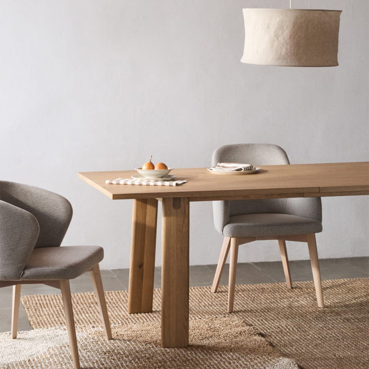 Arlen Extendable Dining Table - Expandable Wooden Table for 6 to 10 People - Perfect for Family Gatherings & Dinner Parties