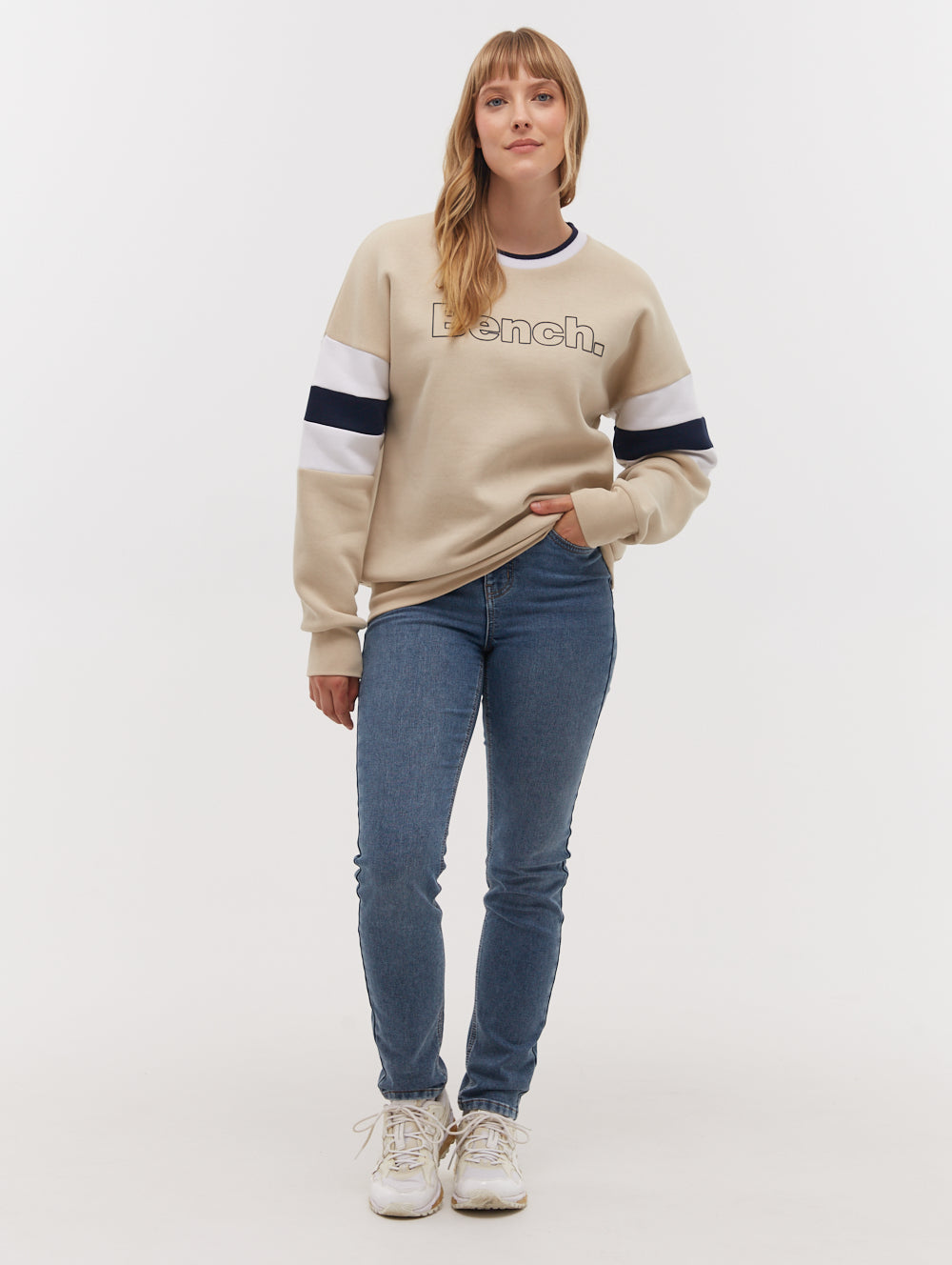 Hendra Stripe Sleeve Crew Neck Sweatshirt for Women - Soft Casual Pullover with Striped Sleeves - Perfect for Fall Outfits, Weekend Wear & Layering