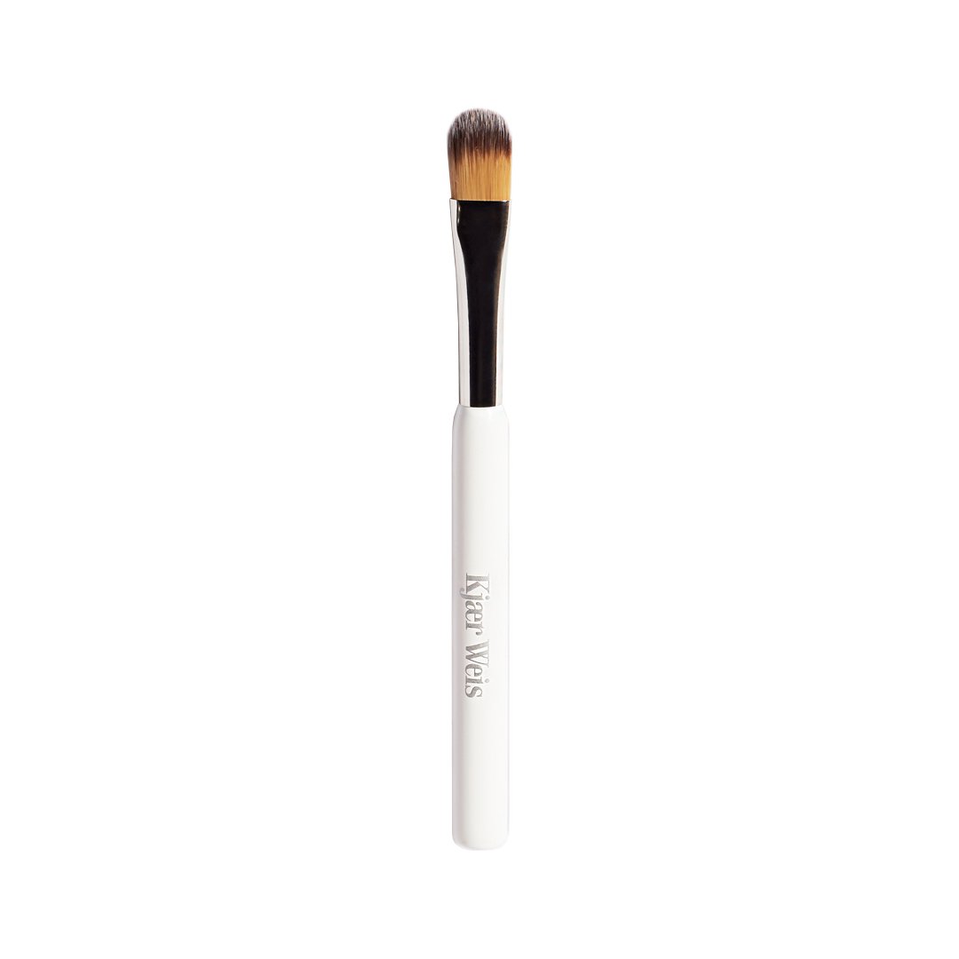 Kjaer Weis Concealer Brush - Vegan & Cruelty-Free Makeup Brush for Flawless Coverage | Perfect for Under Eyes, Blemishes & Contouring