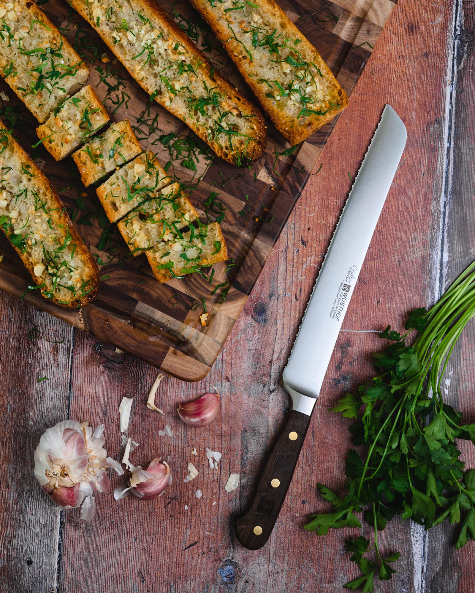 WÜSTHOF Crafter 9-Inch Double Serrated Bread Knife - Premium German Stainless Steel Blade for Slicing Bread, Cakes & Pastries - Perfect for Home Kitchens & Professional Bakeries
