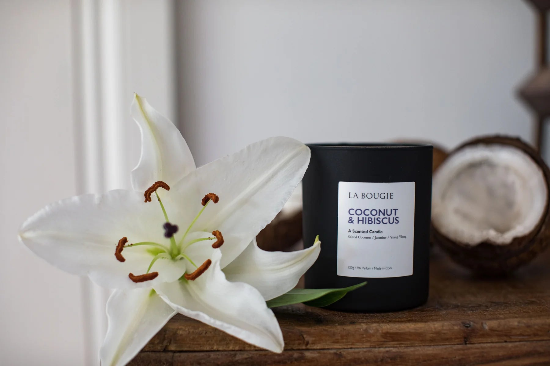 Coconut & Hibiscus Scented Soy Wax Candle - Natural Aromatherapy for Relaxation, Home Decor & Romantic Ambiance