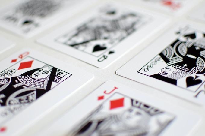 Premium Paperwave Glyph Edition Playing Cards - Unique Design for Magic Tricks, Cardistry & Poker Games - Perfect for Professional Magicians & Card Enthusiasts