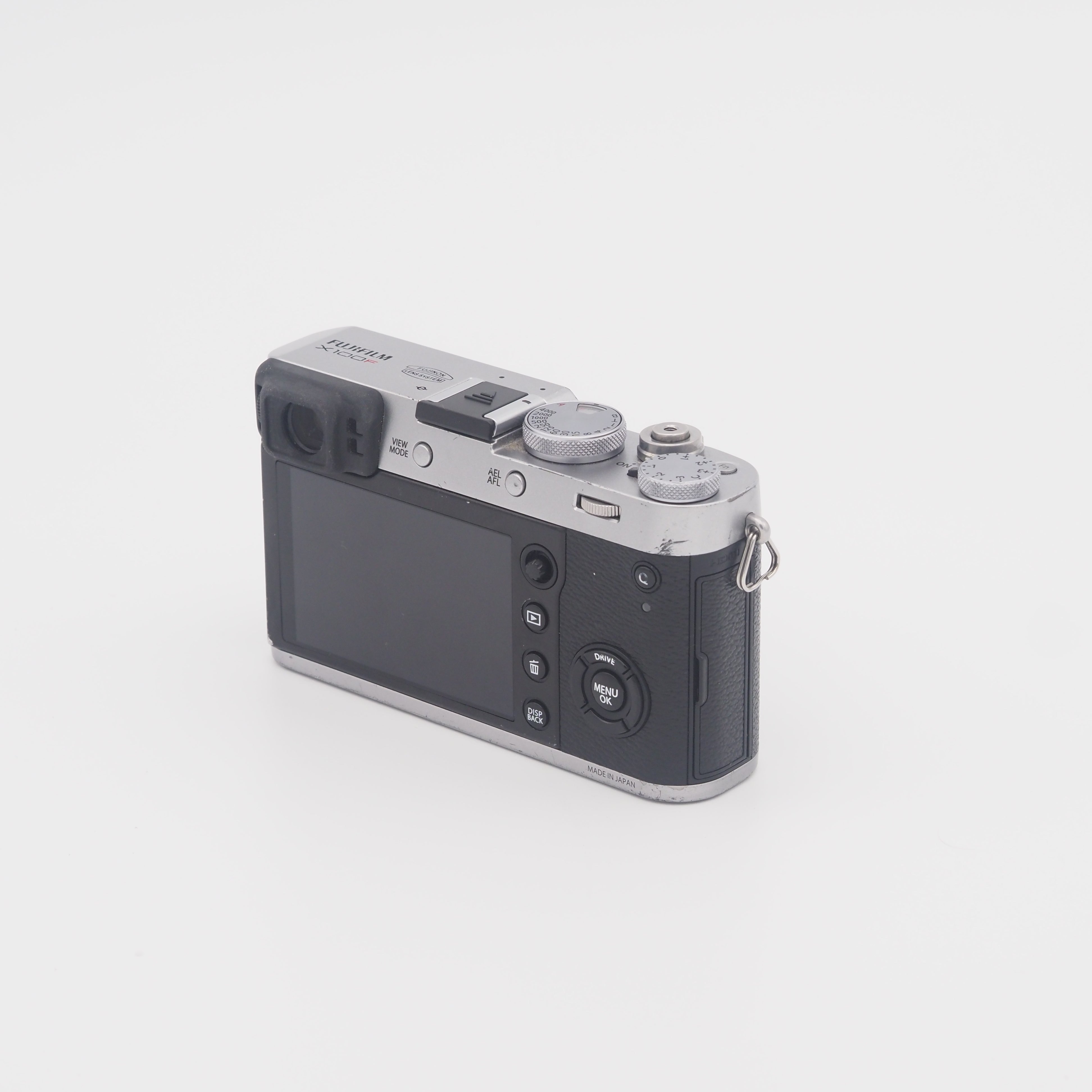 FUJIFILM X100F Digital Camera 24.3MP APS-C Sensor - Silver (Used/Pre-Owned) | Compact Travel & Street Photography Camera for Professionals & Enthusiasts