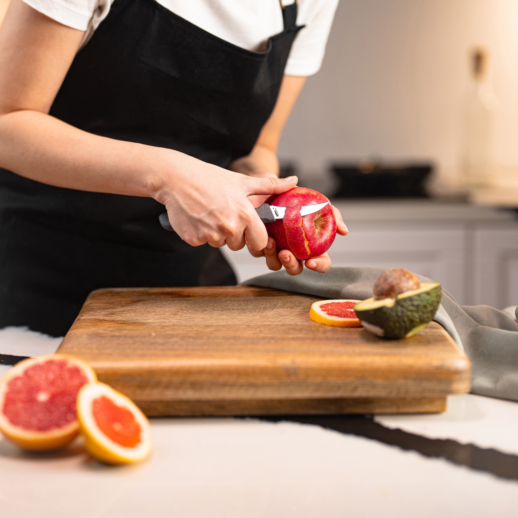Zyliss 6cm / 2½ Inch Stainless Steel Peeling Knife - Sharp & Ergonomic Vegetable Peeler for Potatoes, Apples, Carrots - Perfect for Kitchen, Camping & Food Prep