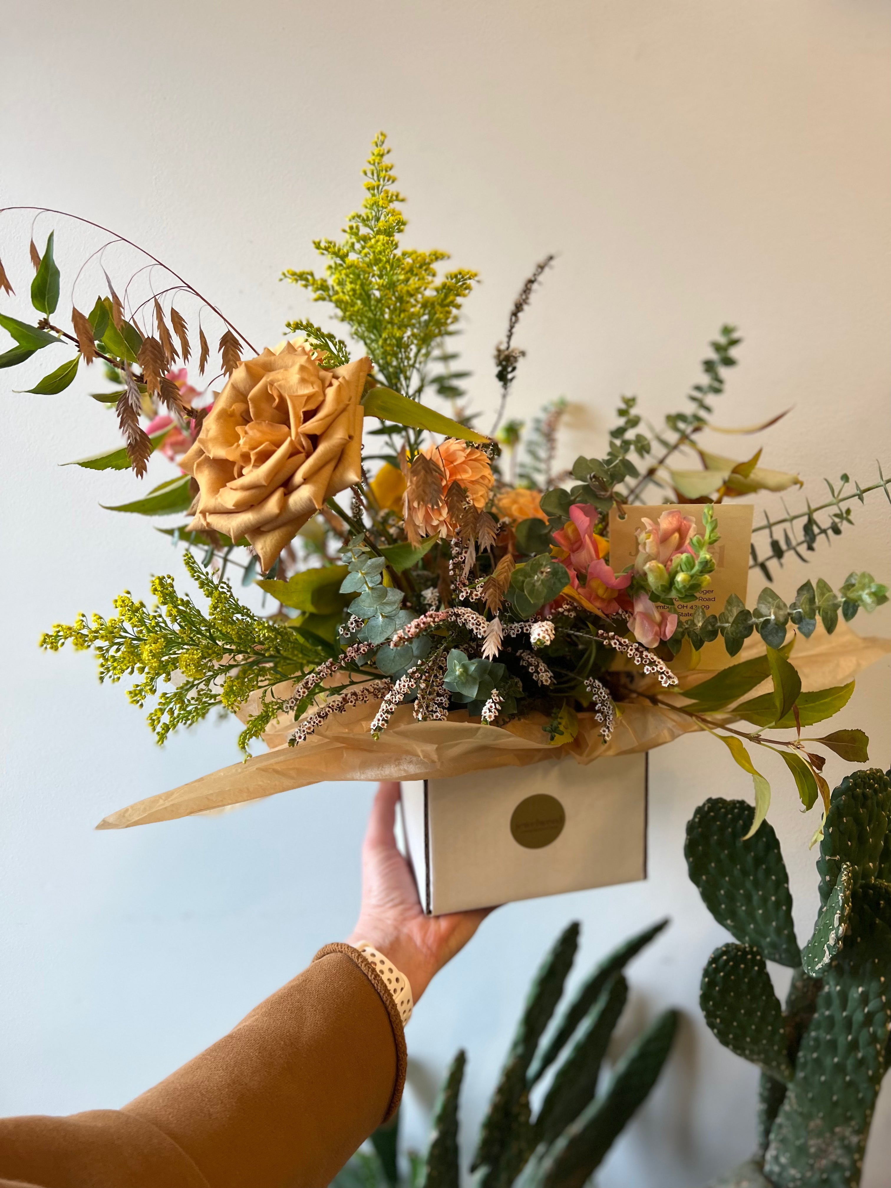 Beautiful Floral Arrangement Subscription - Medium Size Fresh Flowers for Home & Office Decor, Gifts, and Special Occasions
