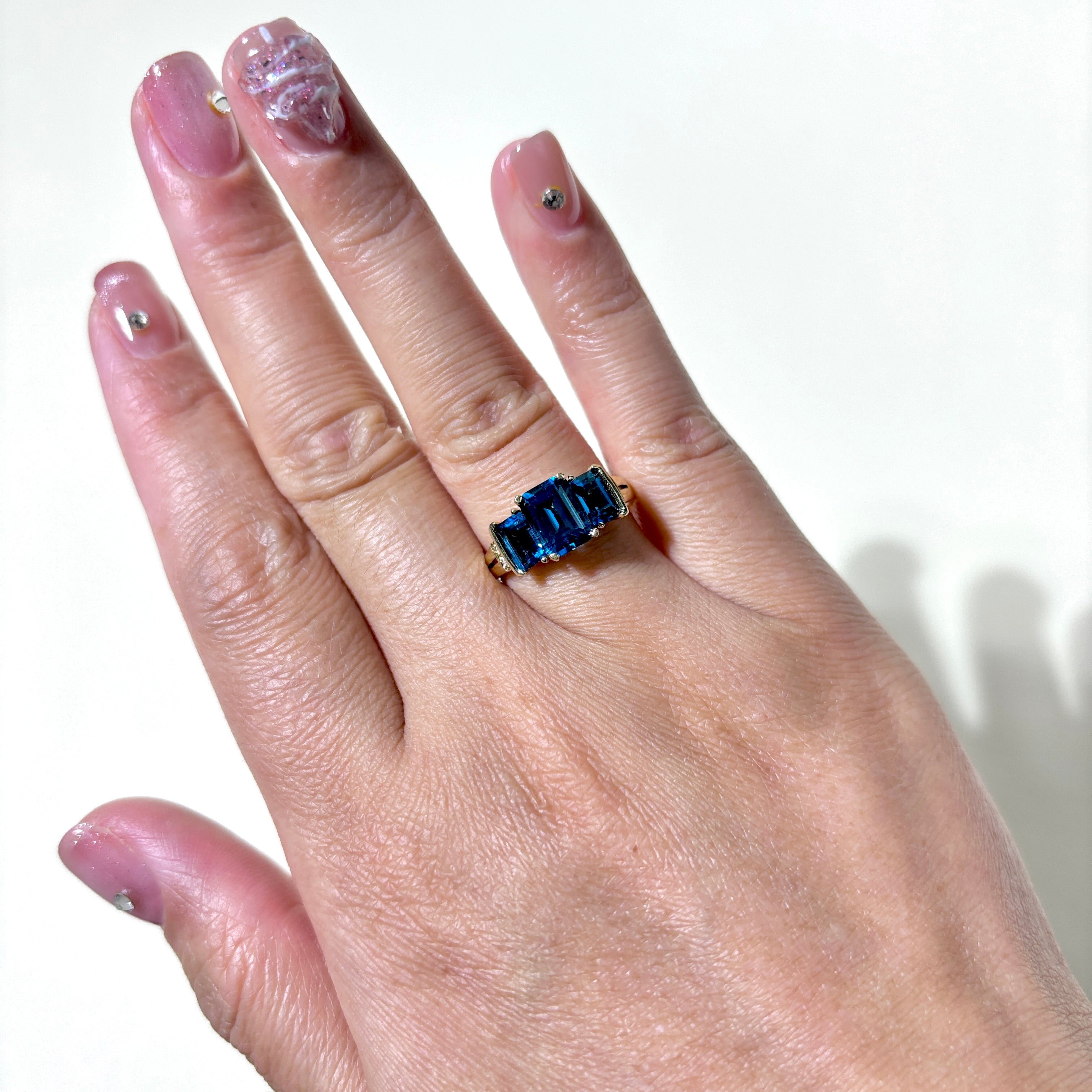 10K Yellow Gold Blue Topaz Ring for Women | 3.28ctw Oval Cut Gemstone Ring | Size 7 | Elegant Birthstone Jewelry Gift for December | Perfect for Engagement, Anniversary & Special Occasions