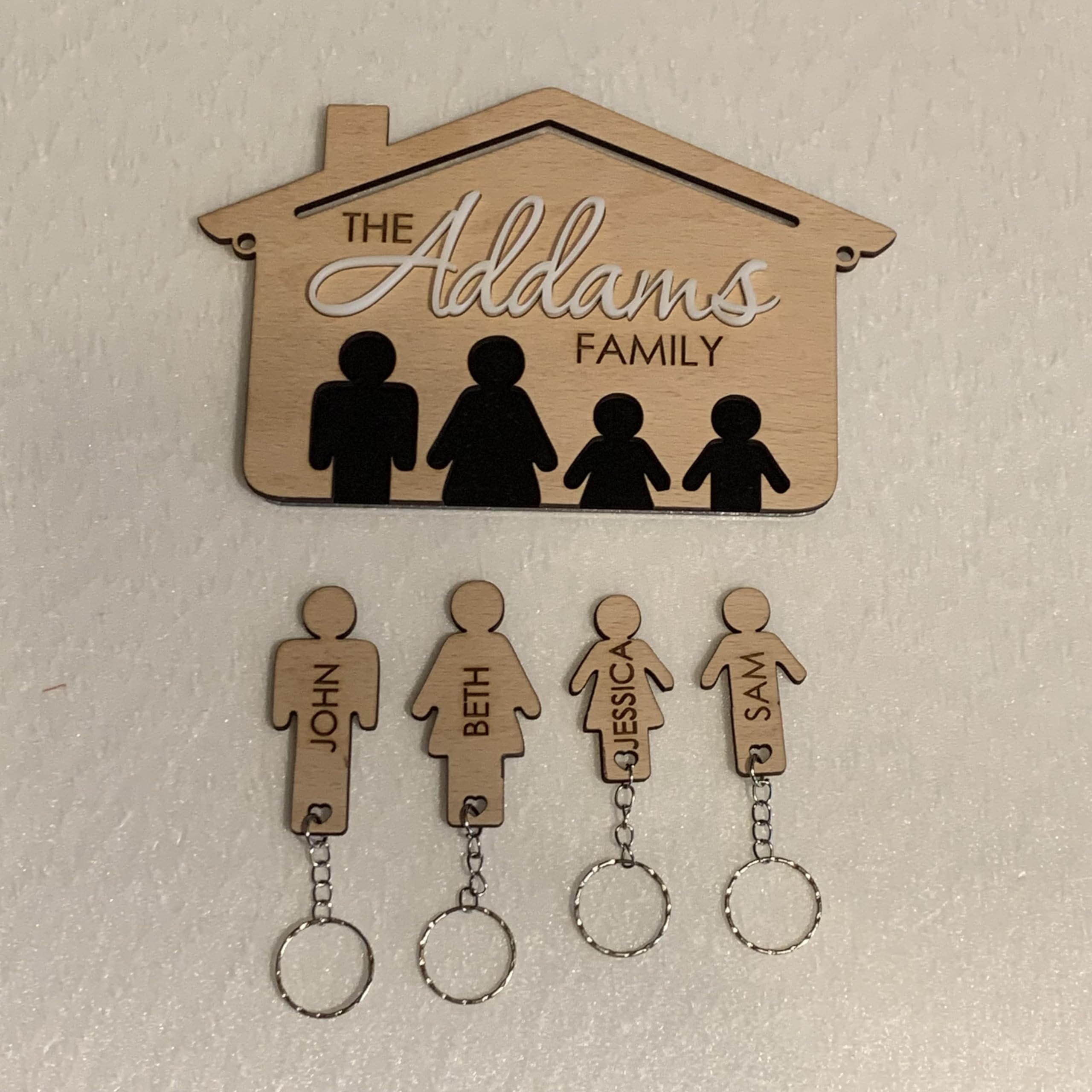Personalized Wooden Wall Key Holder - Custom Family Key Hanger with Hooks, Handmade Key Organizer for Entryway - Perfect Housewarming Gift & Keyring Hanger for Home Organization (Ideal for Foyer, Mudroom or Bedroom Decor)