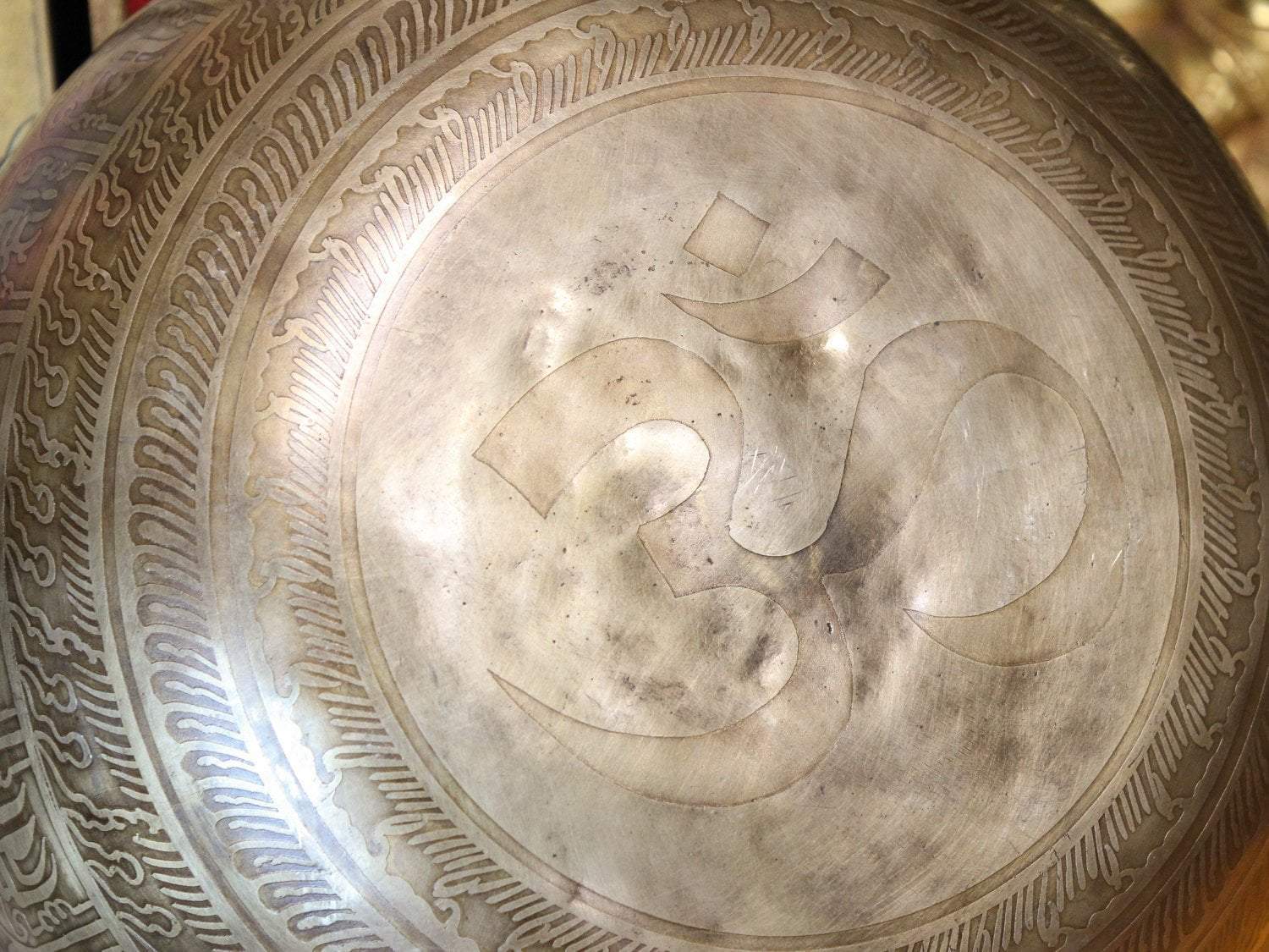 10 Inch Buddha Shakti and Om Singing Bowl - Handcrafted Meditation Bowl for Yoga, Mindfulness & Healing - Perfect for Spiritual Practice, Sound Therapy & Relaxation