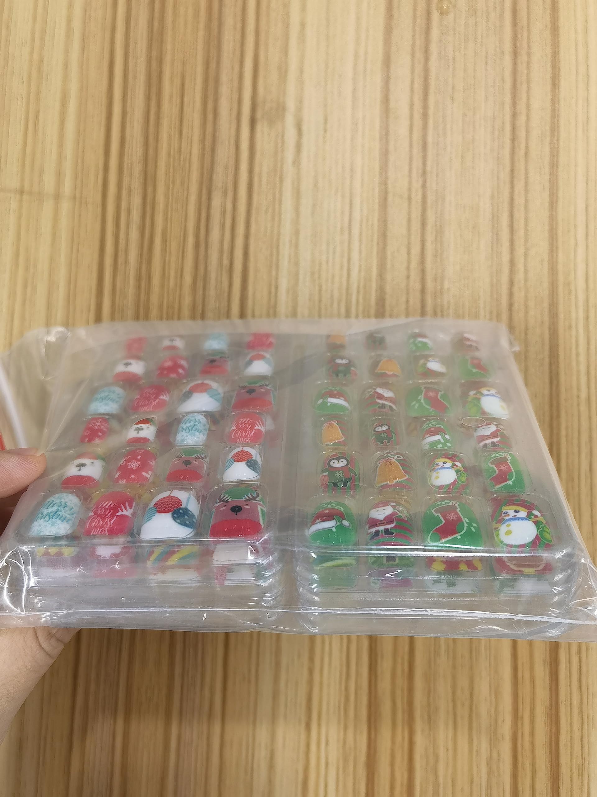 EBANKU 6 Packs Christmas Press on Nails for Kids - Short False Fingernails with 3D Santa Claus Snowman & Christmas Tree Designs - Perfect for Girls Holiday Parties, School Events & Family Gatherings