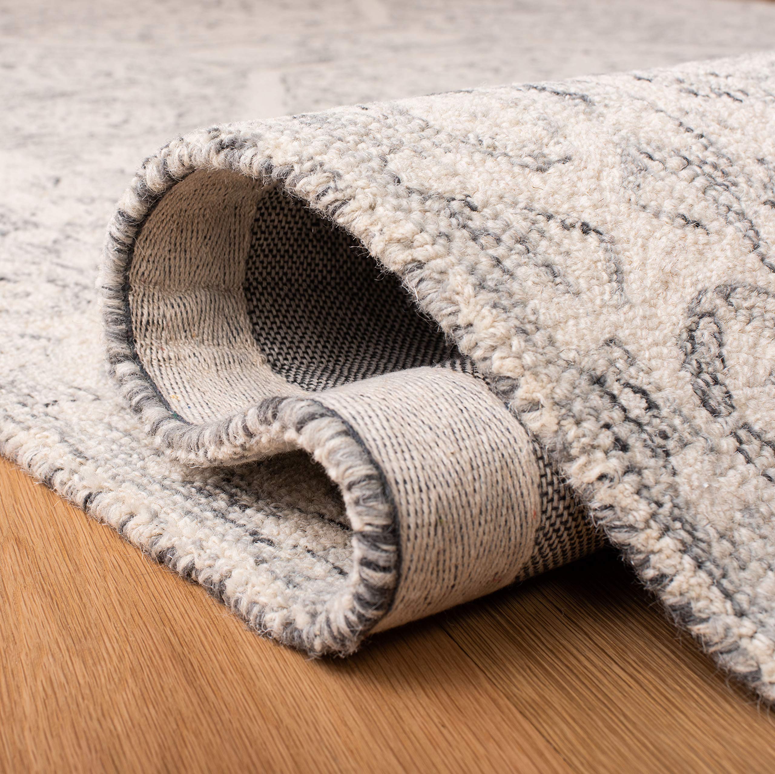 SAFAVIEH Micro-Loop Collection 2'3