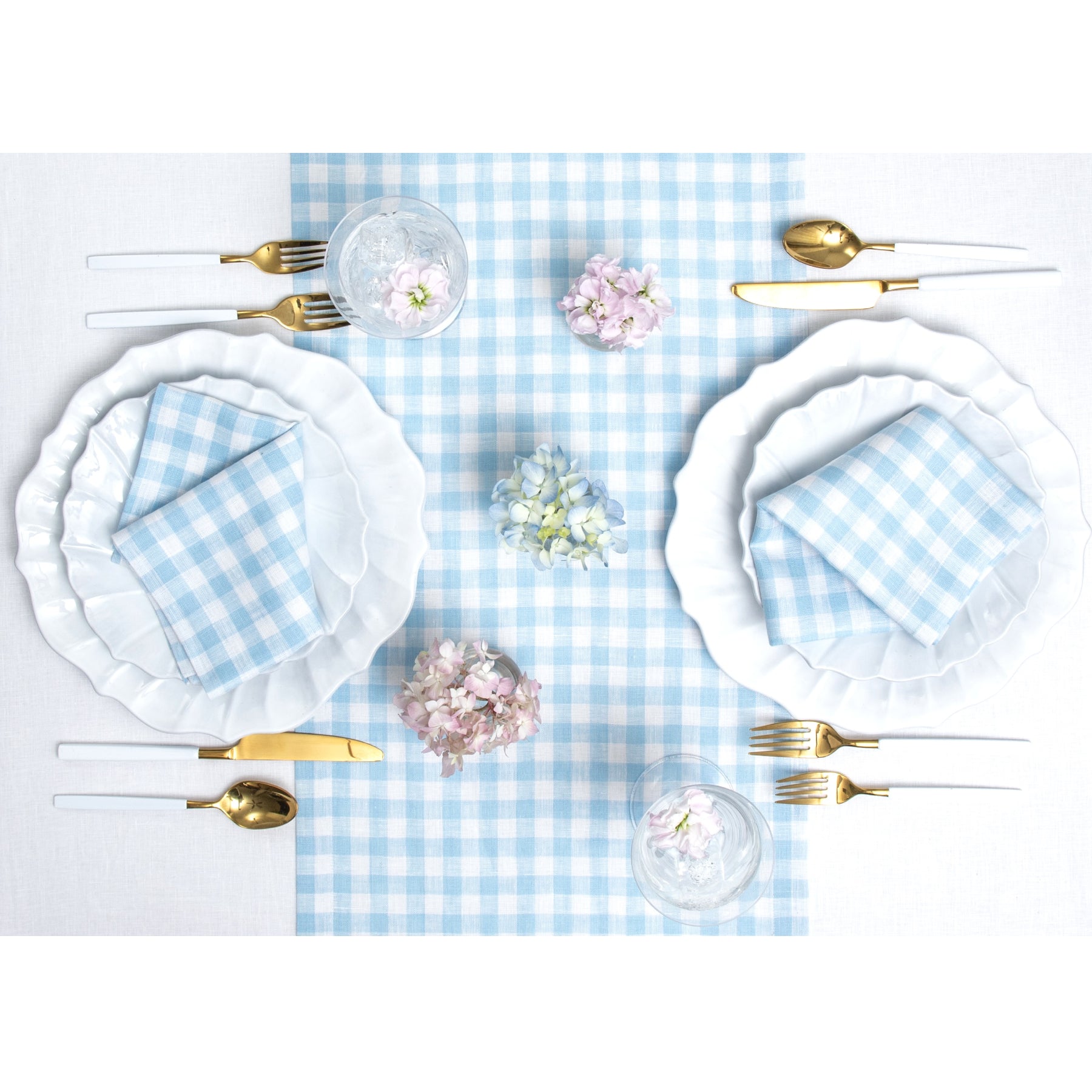 Stylish Gingham Table Runner for Dining & Kitchen Decor - Perfect for Farmhouse, Rustic, and Country Style Tables