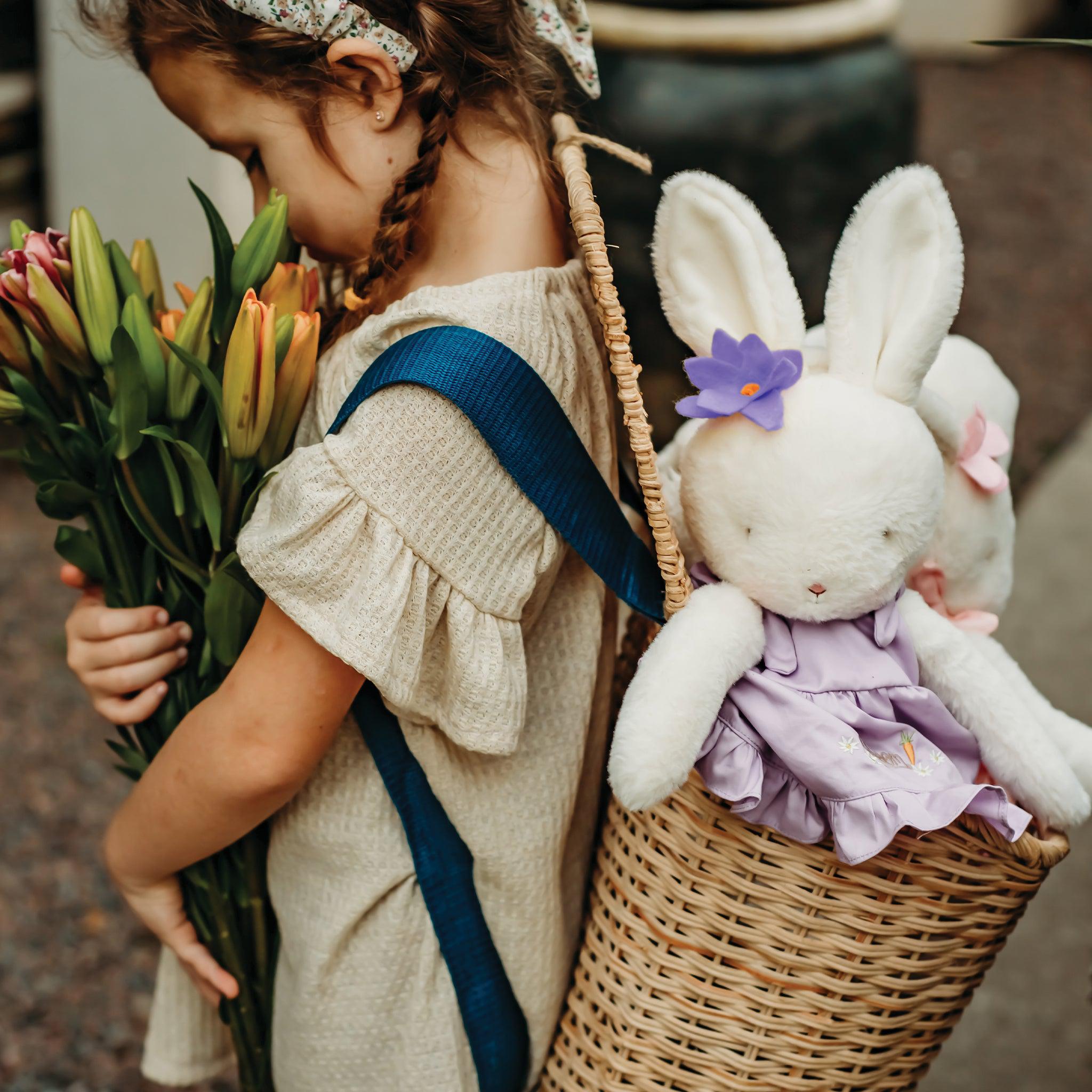 Garden Bloom Bunny Statue - Cute Outdoor Decor for Garden, Yard, and Patio - Perfect for Spring and Easter Decorations