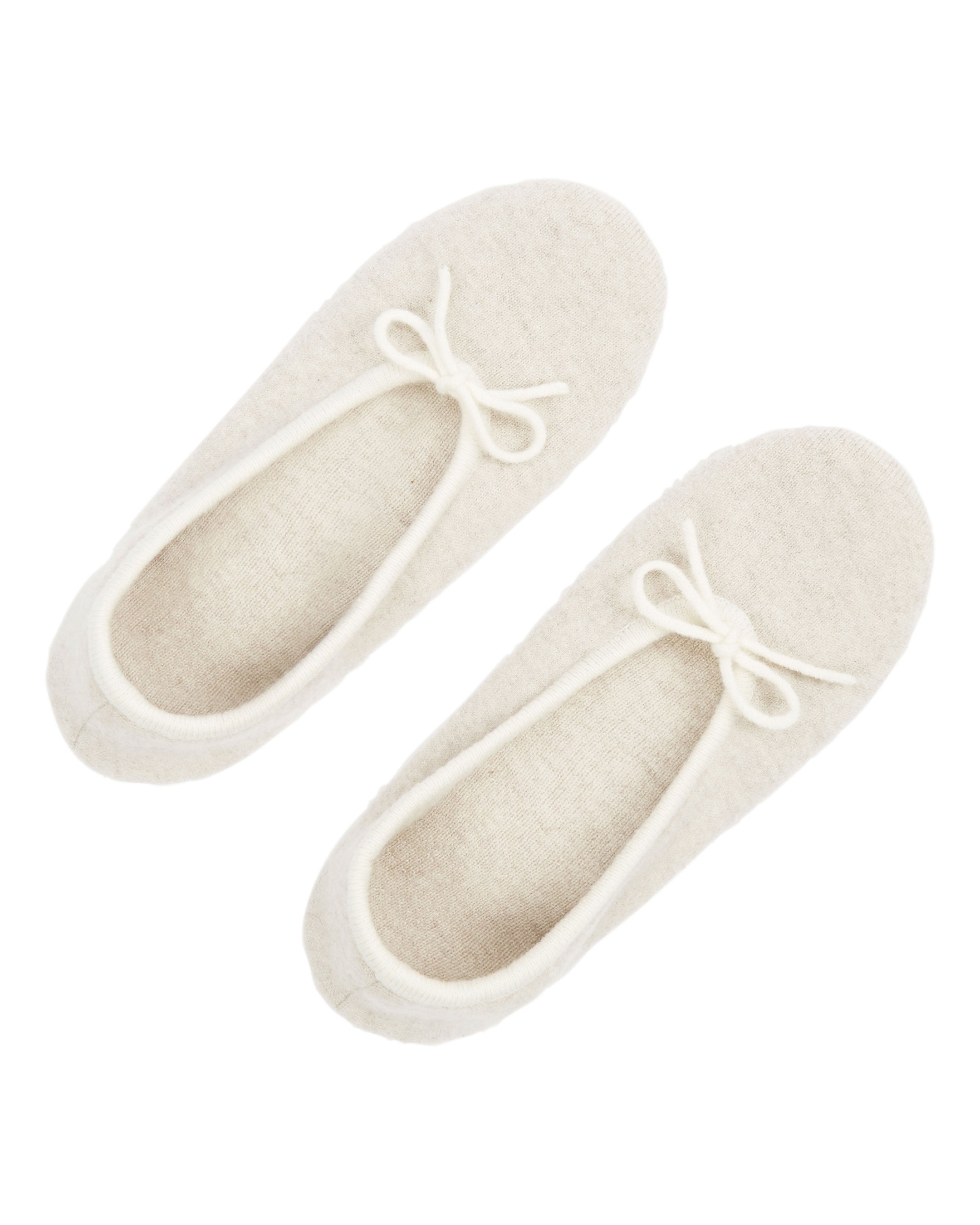 Luxury Women's Cashmere Slippers with Contrast Trim - Soft Ecru White House Shoes for Cozy Home Relaxation & Winter Comfort