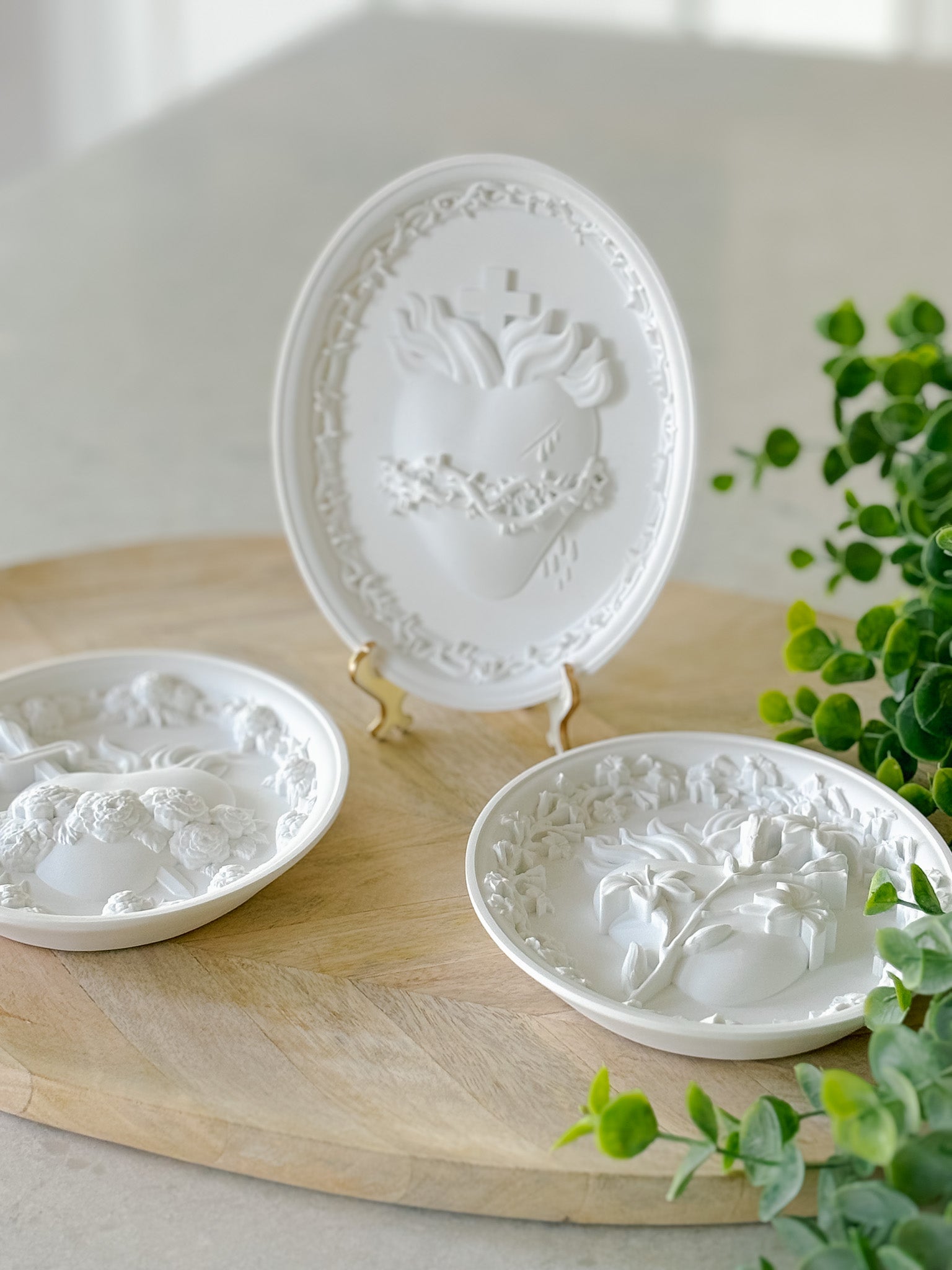 Hearts of the Holy Family Cameo Pendant - Elegant White Religious Jewelry for Women - Perfect for Baptism, First Communion & Spiritual Gifts