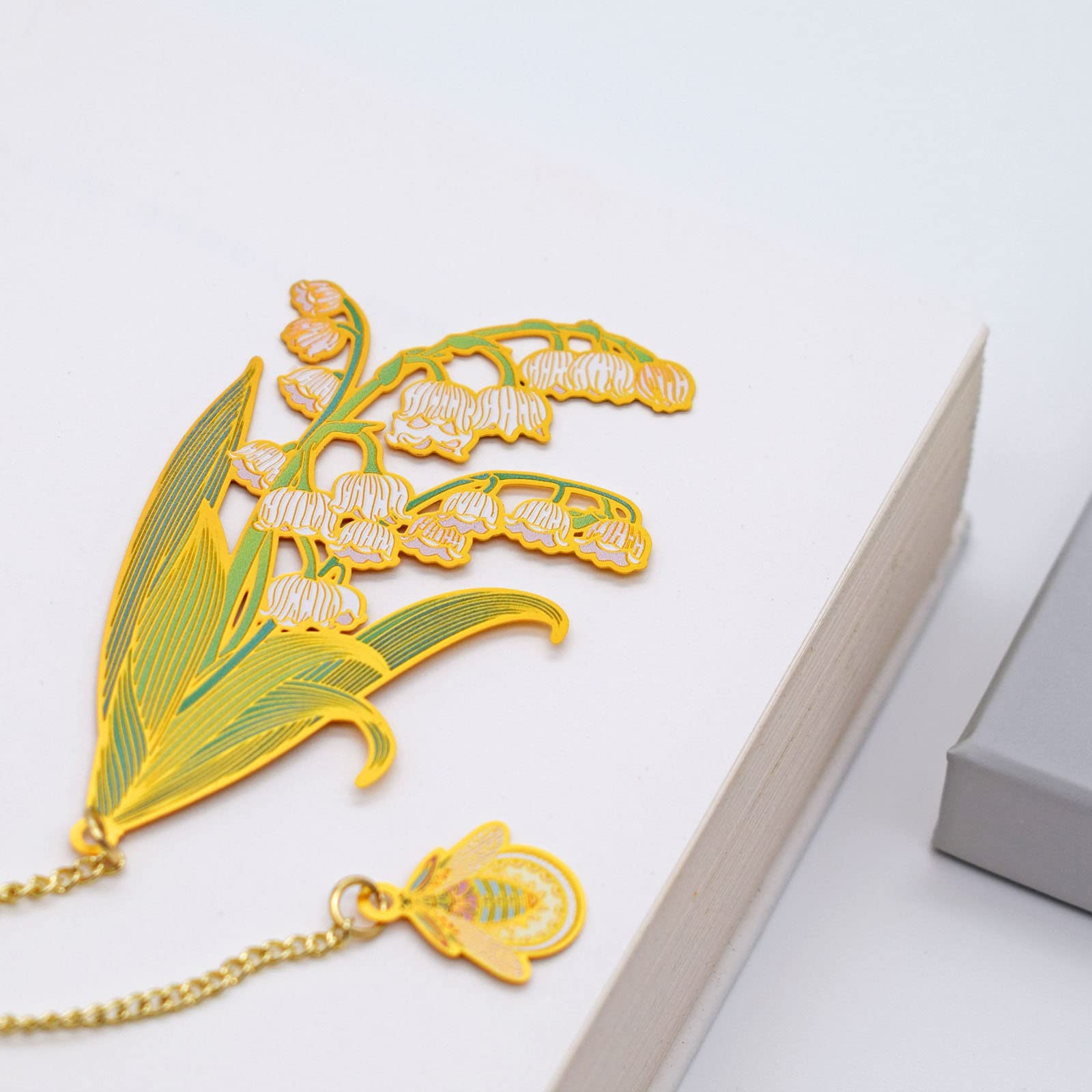BLBMH 3-in-1 Metal Flower Bookmark Set - Elegant Lily of The Valley Design, Perfect Birthday Gift for Women, Girls, Mothers & Teachers - Ideal for Book Lovers, Readers & Graduation Gifts - Great for Reading, Journaling & Book Club Accessories