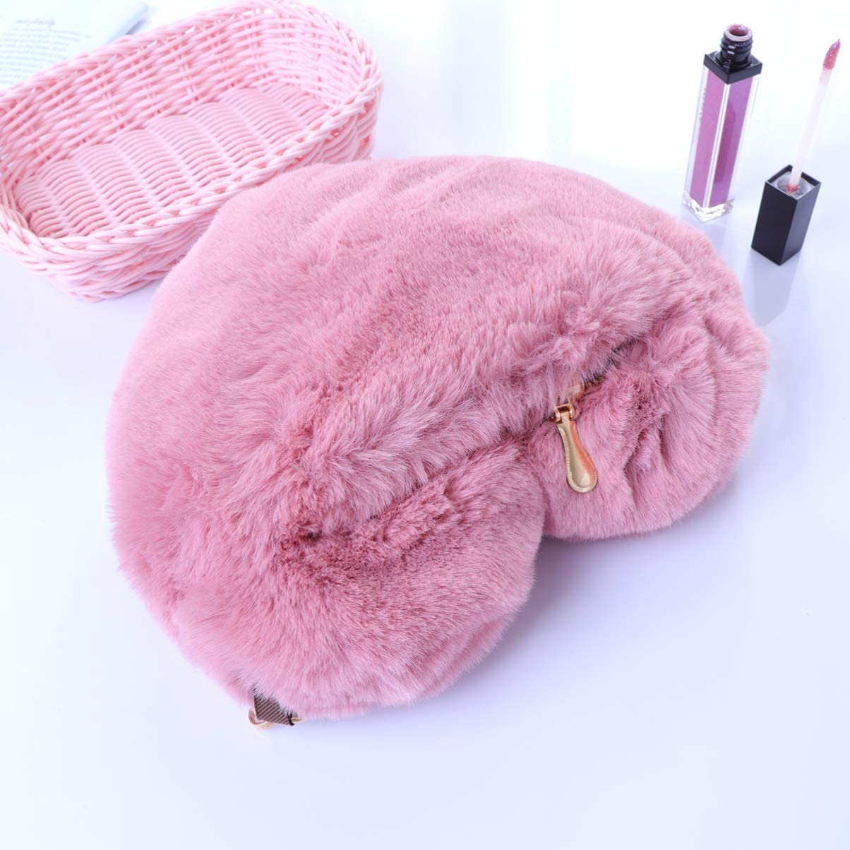 Heart Shaped Faux Fur Clutch Purse for Women - Fluffy Crossbody Shoulder Bag, Elegant Handbag for Date Night, Parties & Special Occasions
