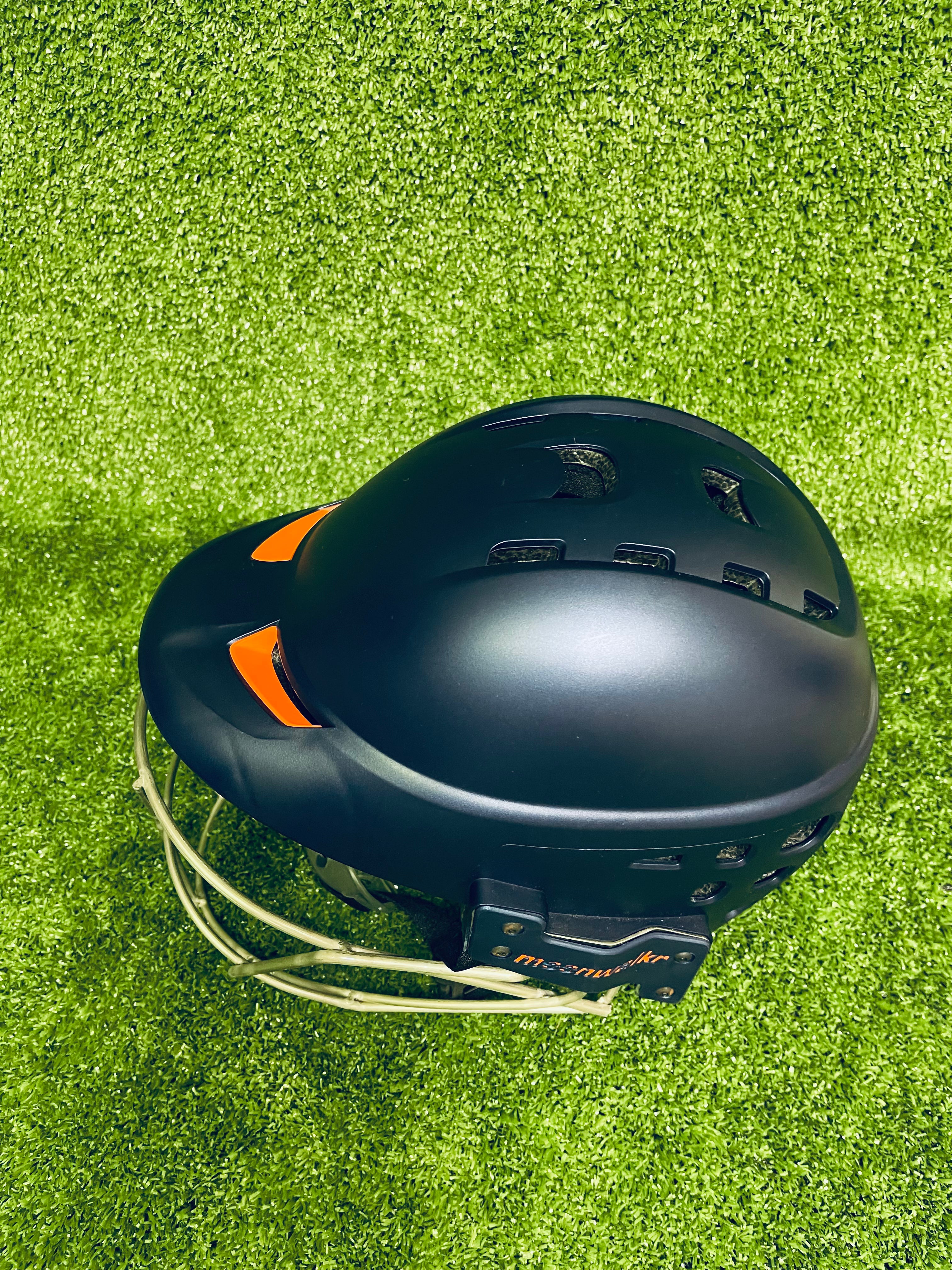 Moonwalkr Mind 2.0 Cricket Helmet for Adults - Lightweight Protective Headgear for Cricket Players - Perfect for Practice, Matches & Professional Games