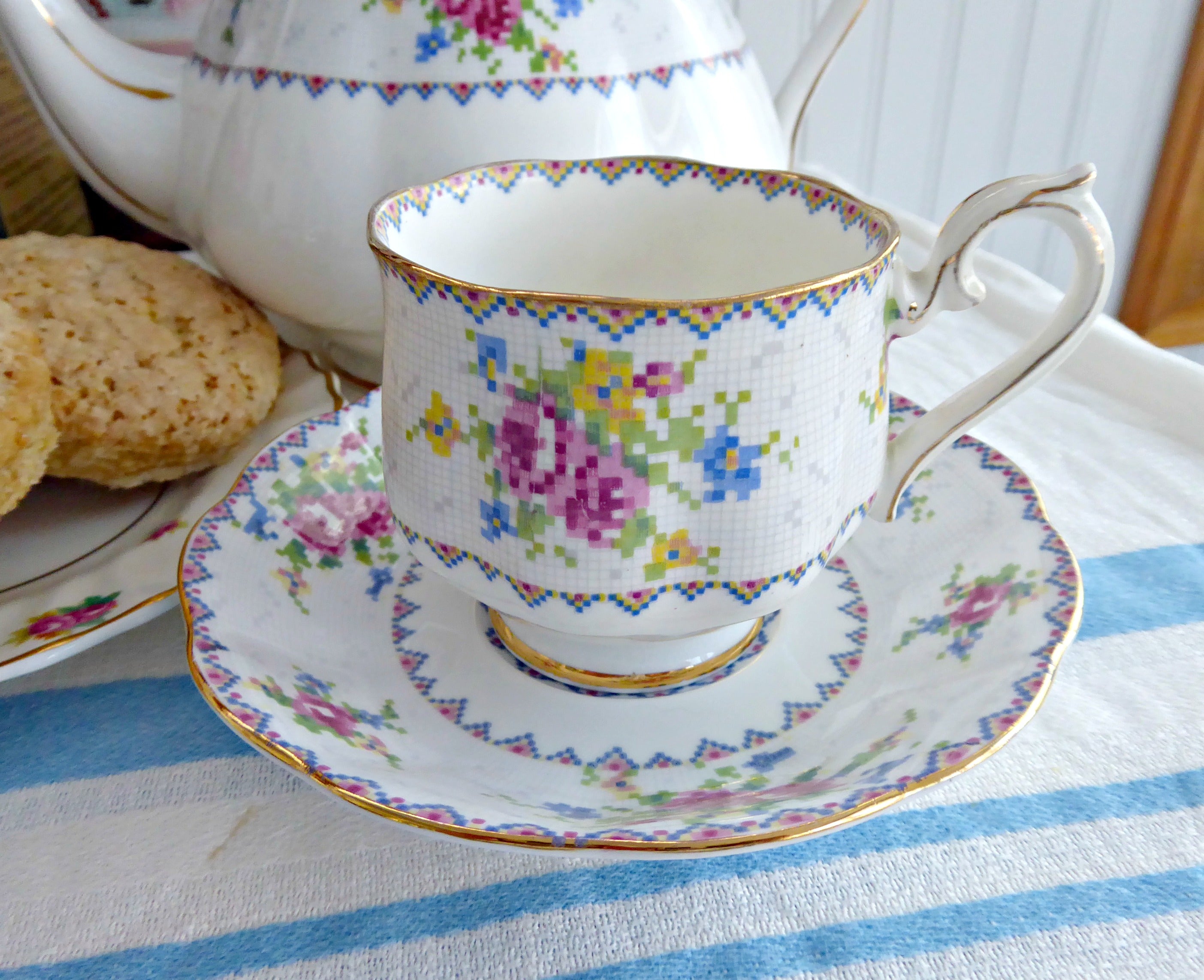 Royal Albert Petit Point Vintage 1930s English Bone China Cup and Saucer Set - Elegant Tea Time Collection for Afternoon Tea, Bridal Shower & Vintage Decor