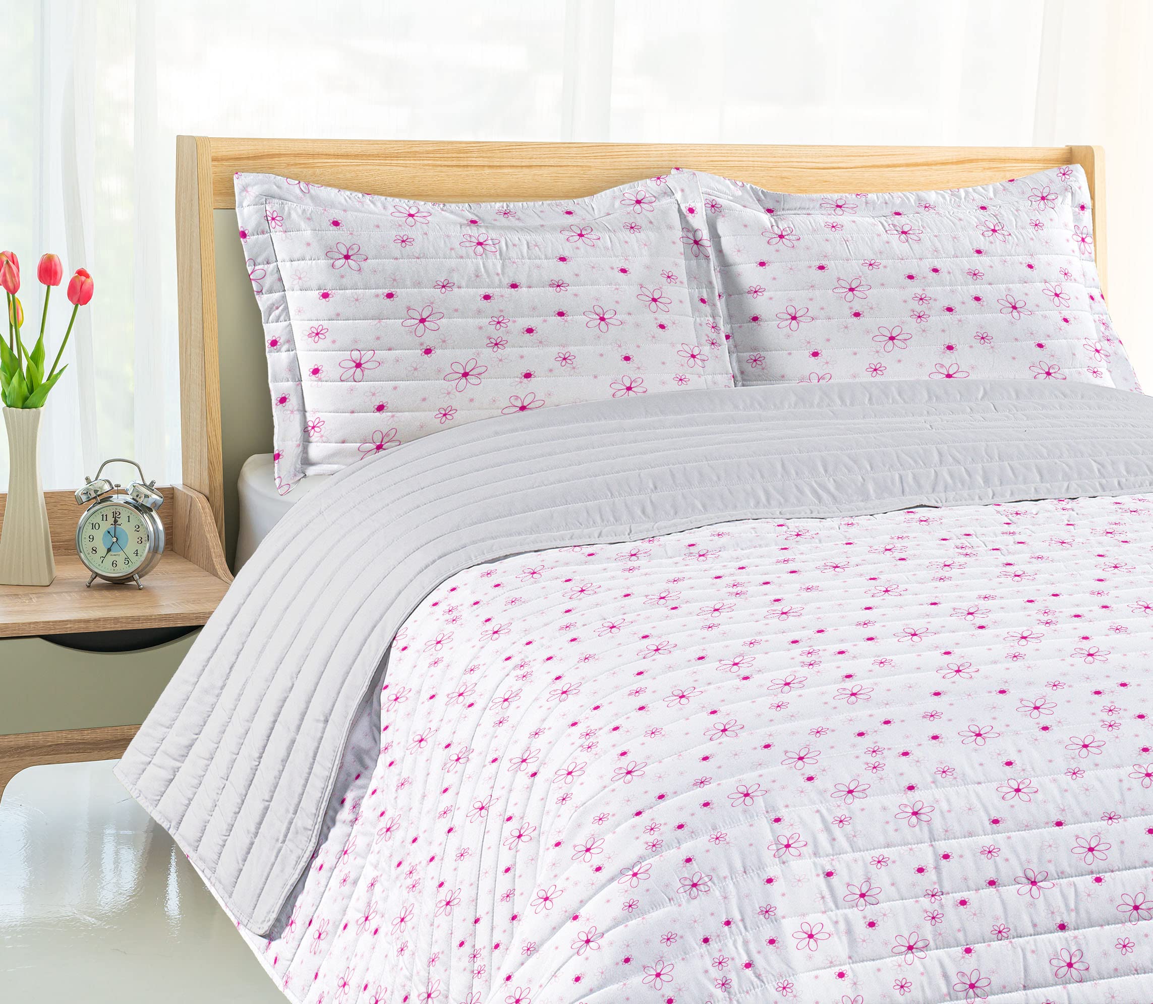 Ambesonne Cartoon Microfiber Bedspread Set - Floral Pattern Classic Art Spring Garden Design | Soft Queen Size Bedding with Pillow Shams & Comforter in Magenta Fuchsia White | Perfect for Spring Bedroom Decor & Cozy Home Styling