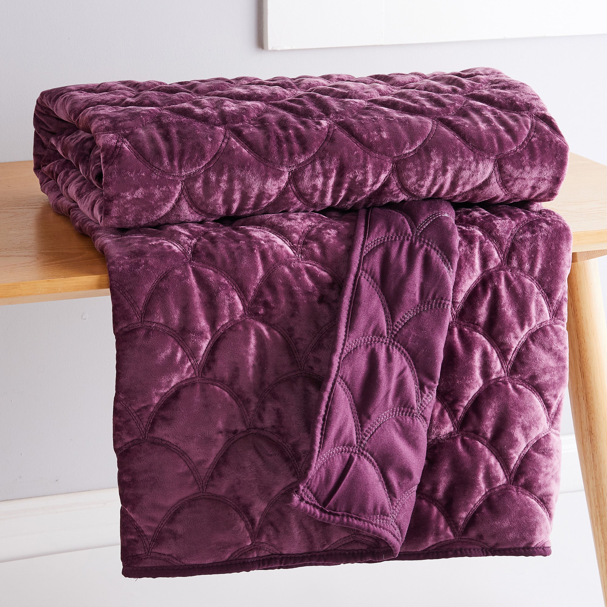 BH Ellora Plum Quilted Throw Blanket - Soft & Cozy Decorative Bedspread for Couch, Sofa, Bed - Perfect for Living Room, Bedroom & Home Decor