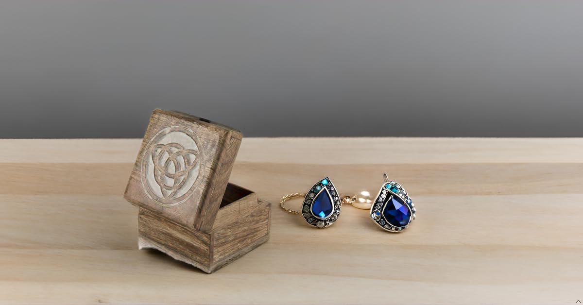 Handmade Wooden Jewelry Box with Lock & Key - Jewelry Organizer, Keepsake Box & Treasure Chest for Necklaces, Rings & Watches - Perfect Birthday, Housewarming Gift & Home Decor (Natural Finish) | Great for Bedroom Vanity, Dresser Storage & Travel Jewelry Case