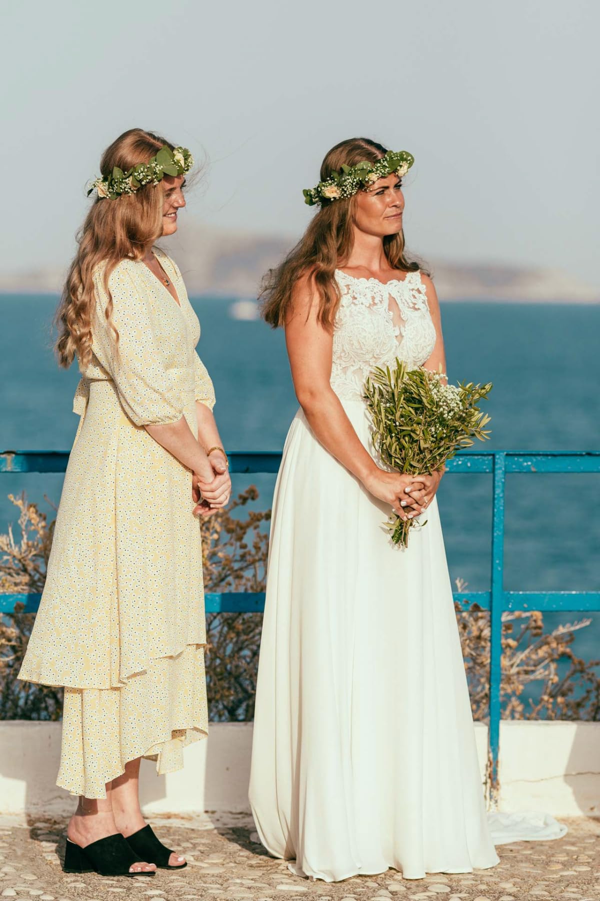 Elegant Chiffon Lace Wedding Dress for Bride - A-Line Beach Bridal Gown with Long Train & Side Split | Perfect for Beach Weddings, Outdoor Ceremonies & Romantic Photoshoots