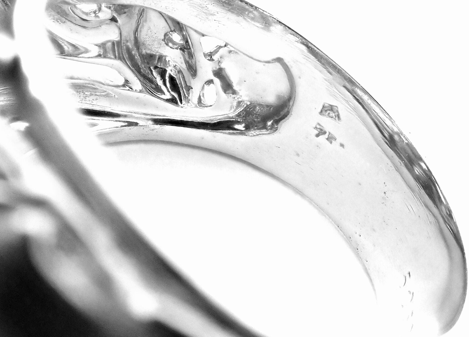 Authentic Carrera Y Carrera Dolphin Motif 18k White Gold Diamond Ring - Elegant Jewelry for Women, Perfect Gift for Anniversary, Wedding & Special Occasions