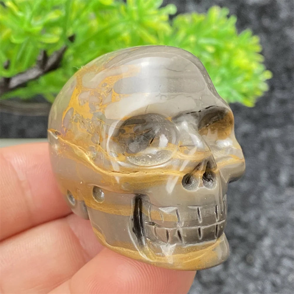 Natural Crystal Hand-Polished Carved Skull - Halloween Decor, Home Decor, Spiritual Healing Stone, Unique Holiday Gift for Collectors & Witches - Perfect for Altars, Meditation & Gothic Decorations