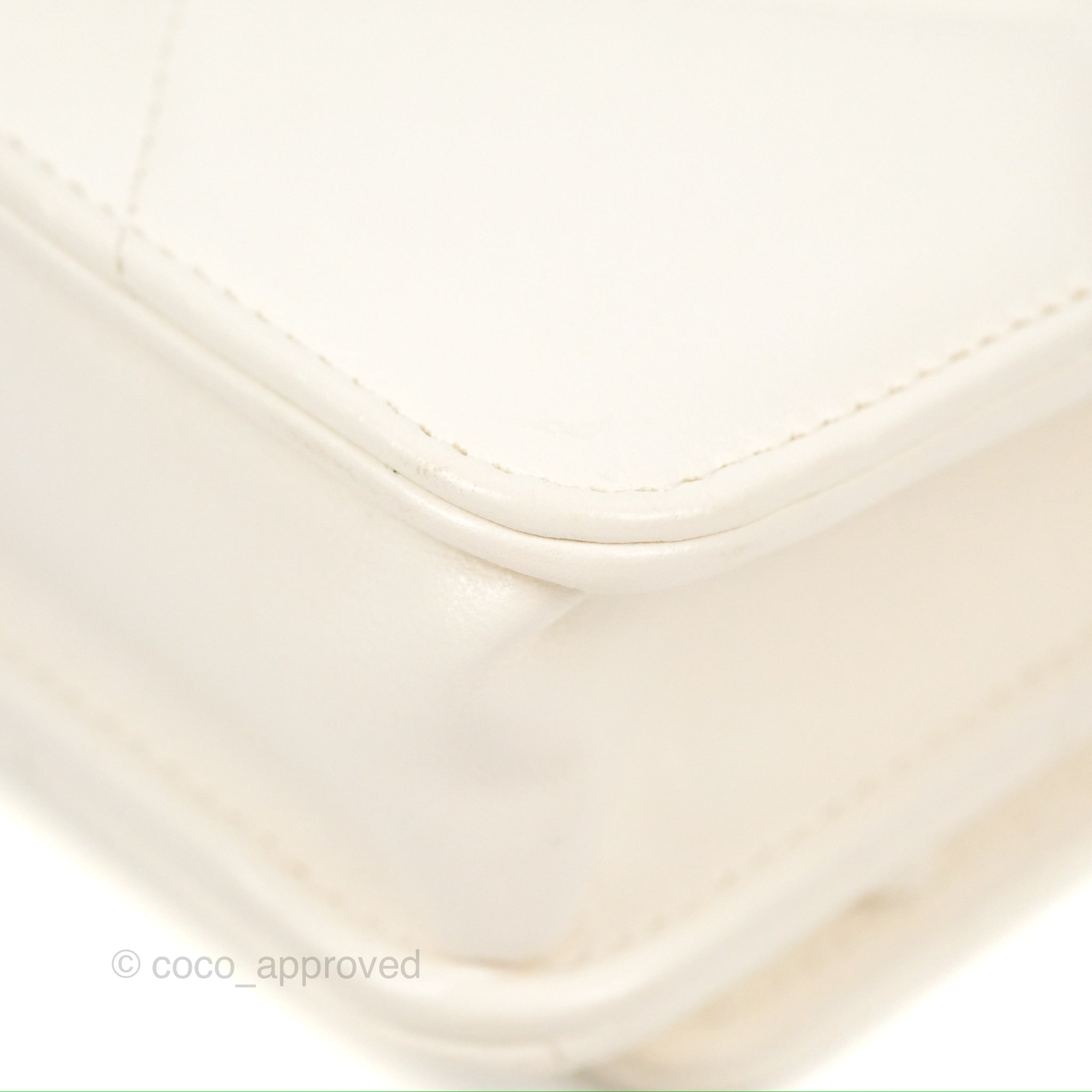 Chanel 19 Wallet on Chain WOC Bag - White Leather with Mixed Gold/Silver Hardware - Perfect for Evening Out & Daily Use