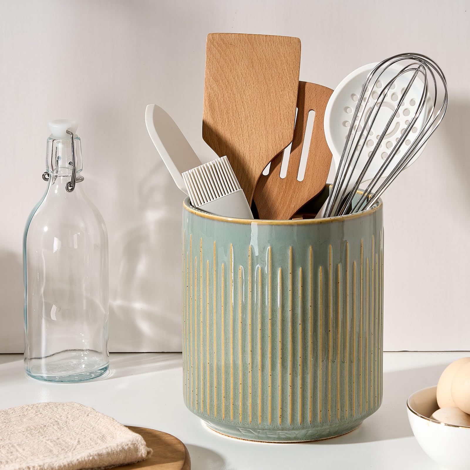 Premium Ceramic Kitchen Utensil Holder with Removable Bamboo Divider - 7.2
