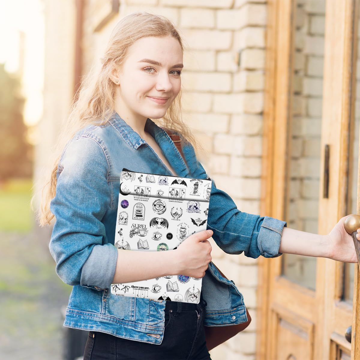 Fantasy Novel Inspired Book Sleeve Cover - Perfect Gift for Book Lovers, Librarians & Teachers - Ideal for Book Clubs, Birthdays, Graduation & Mother's Day - Protect Your Books in Style at Home, School or Travel