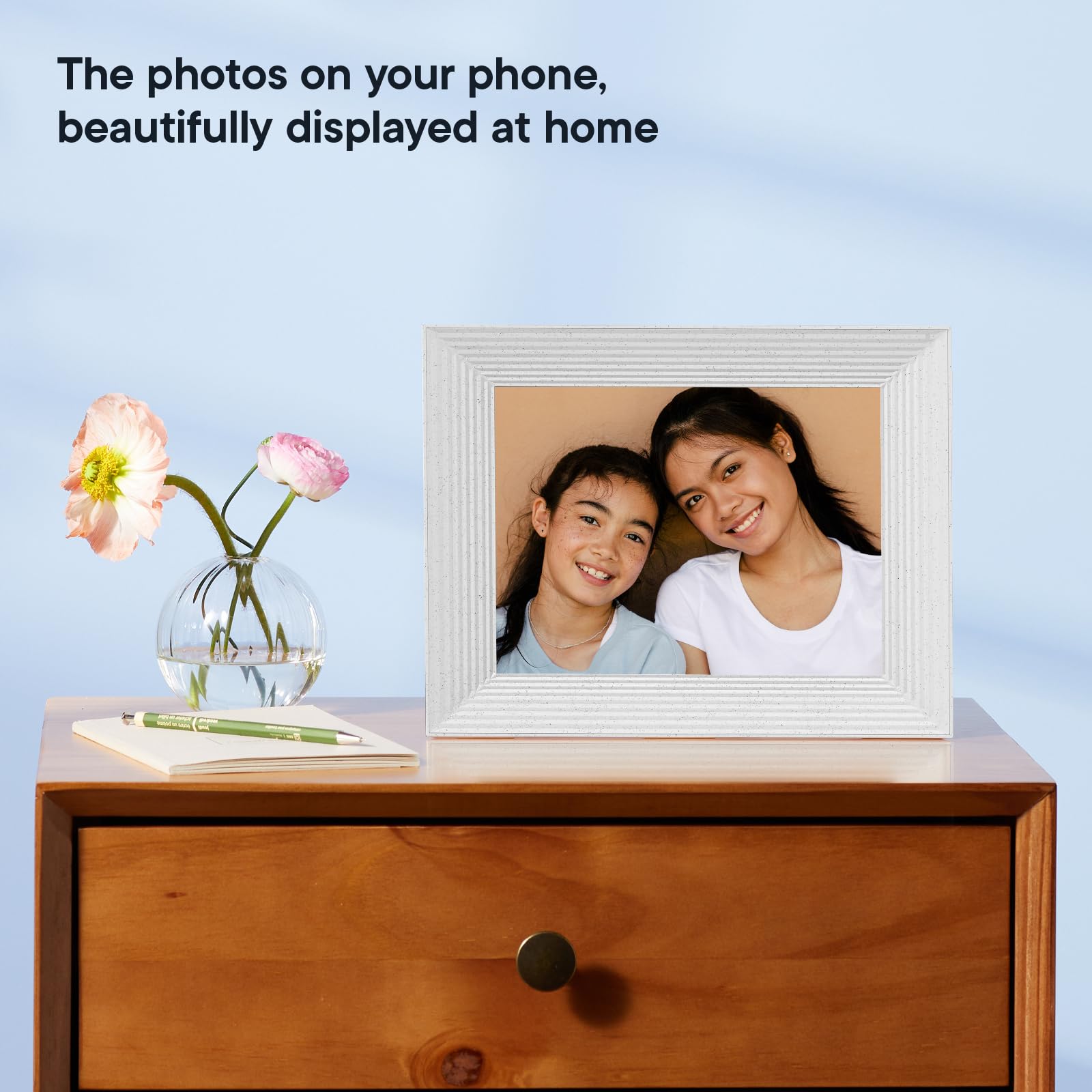 Aura Mason WiFi Digital Picture Frame – Best Digital Photo Frame for Gifting | Wireless Display for Family Photos | Send Pictures from Phone via Aura App | Easy Setup & Unlimited Cloud Storage | Perfect for Home, Office & Holiday Gifts (White)